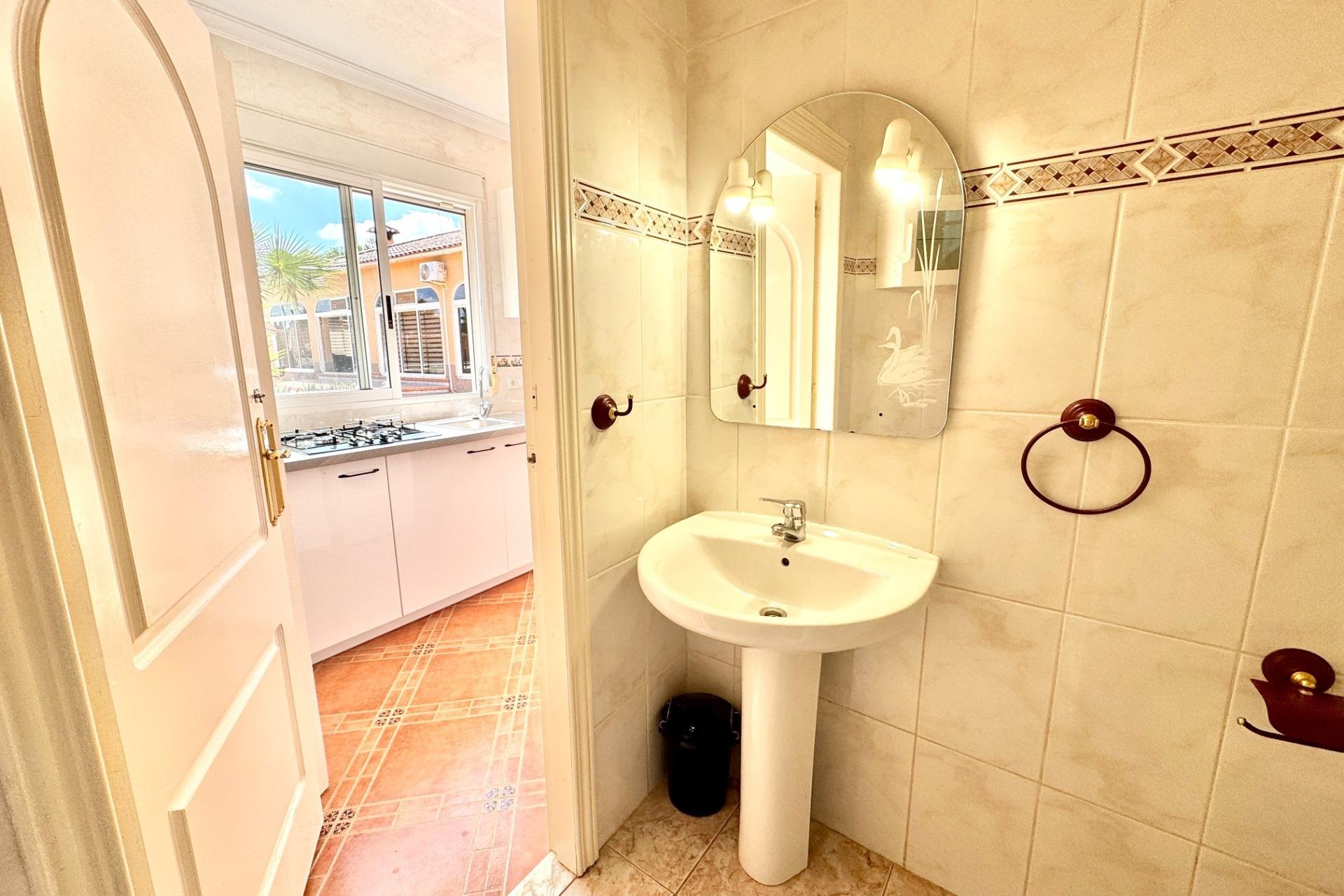 Resale - Villa - Dolores - CMNO. ESCORREDOR