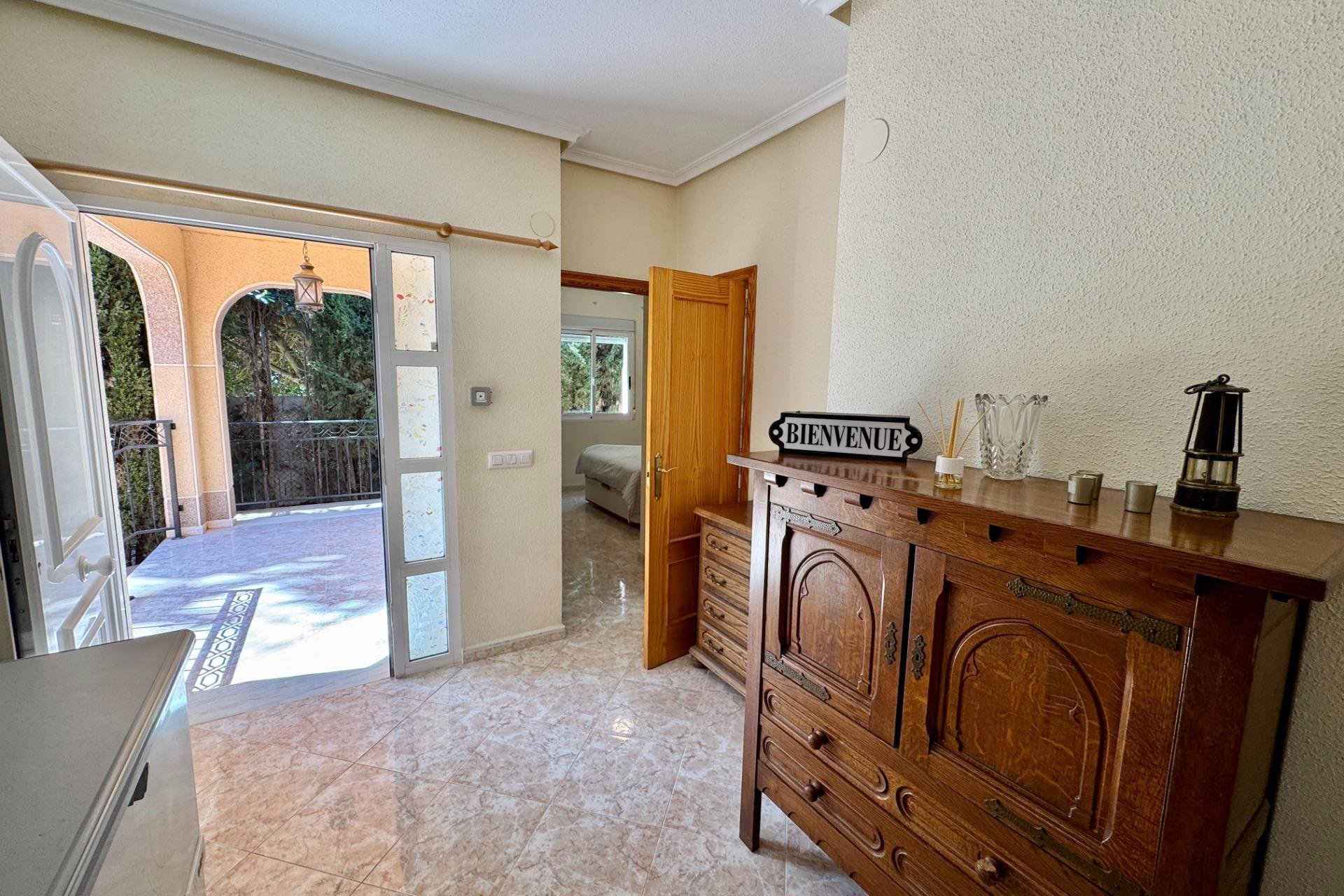 Resale - Villa - Dolores - CMNO. ESCORREDOR