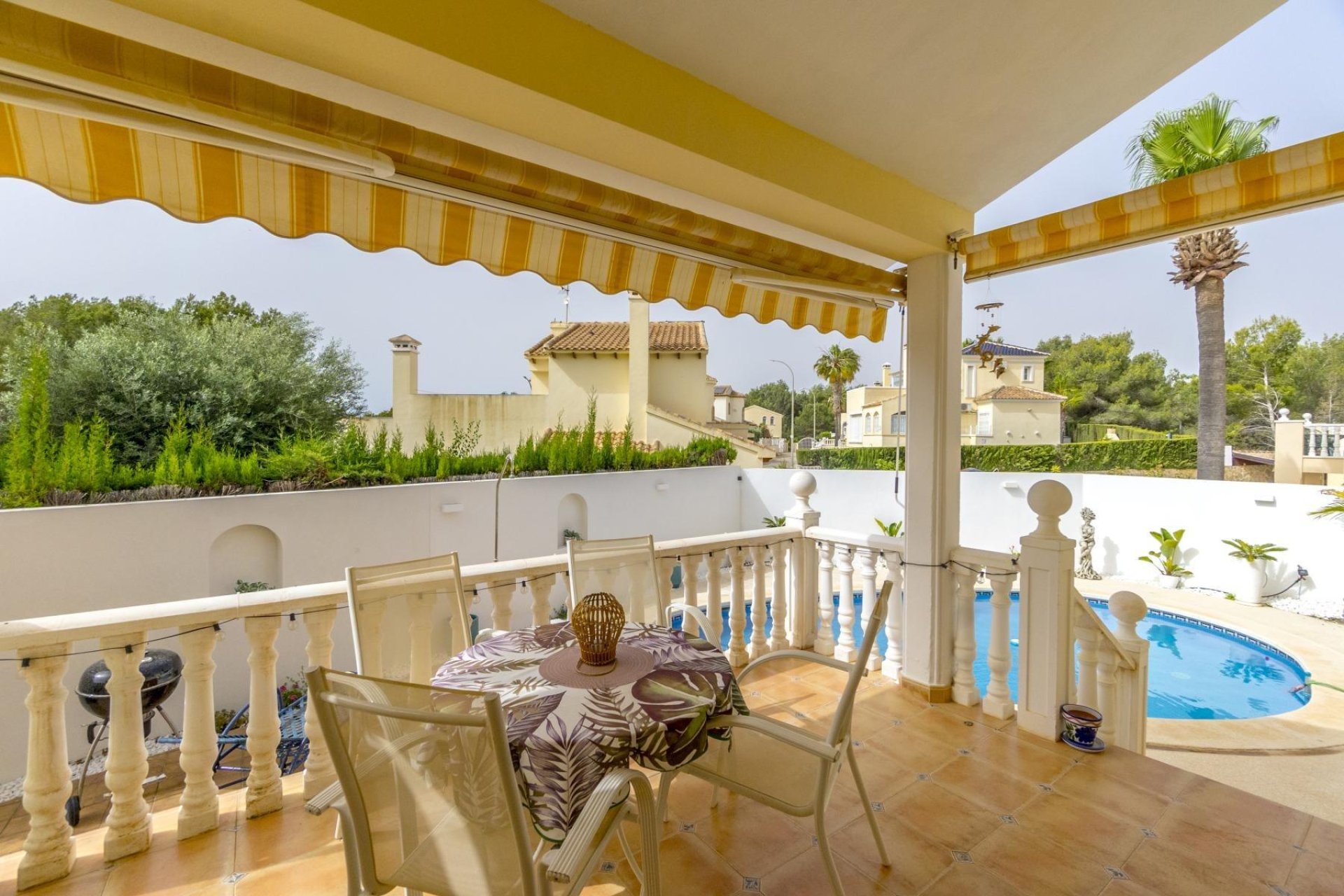 Resale - Villa - Orihuela Costa - Los Dolses