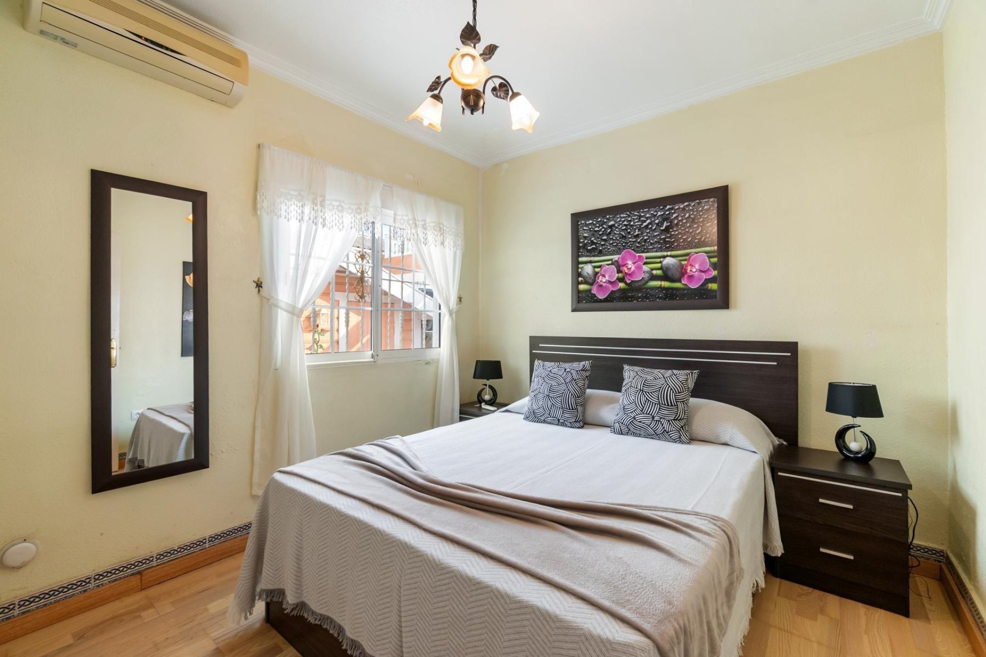 Resale - Villa - Orihuela Costa - Punta Prima