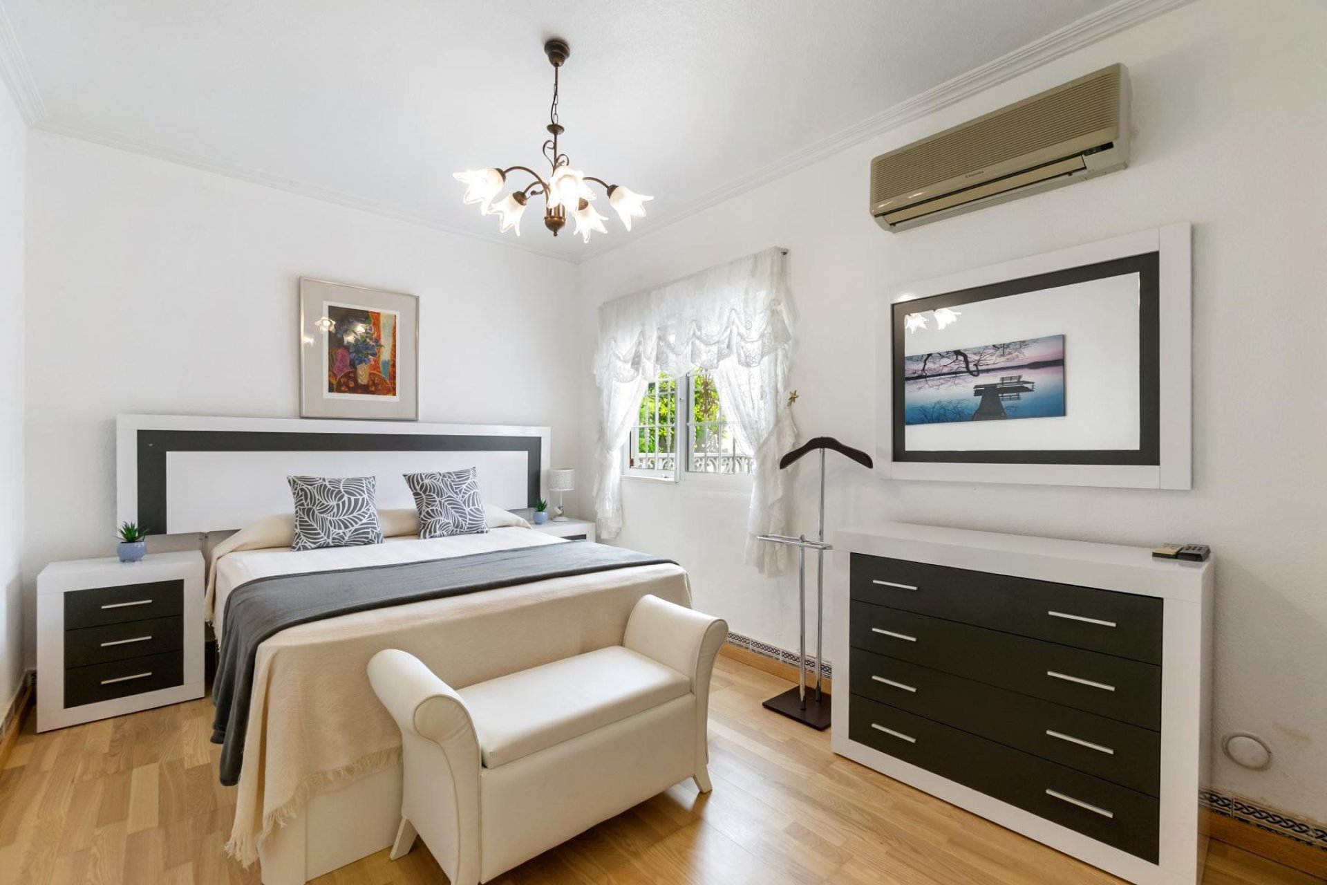 Resale - Villa - Orihuela Costa - Punta Prima