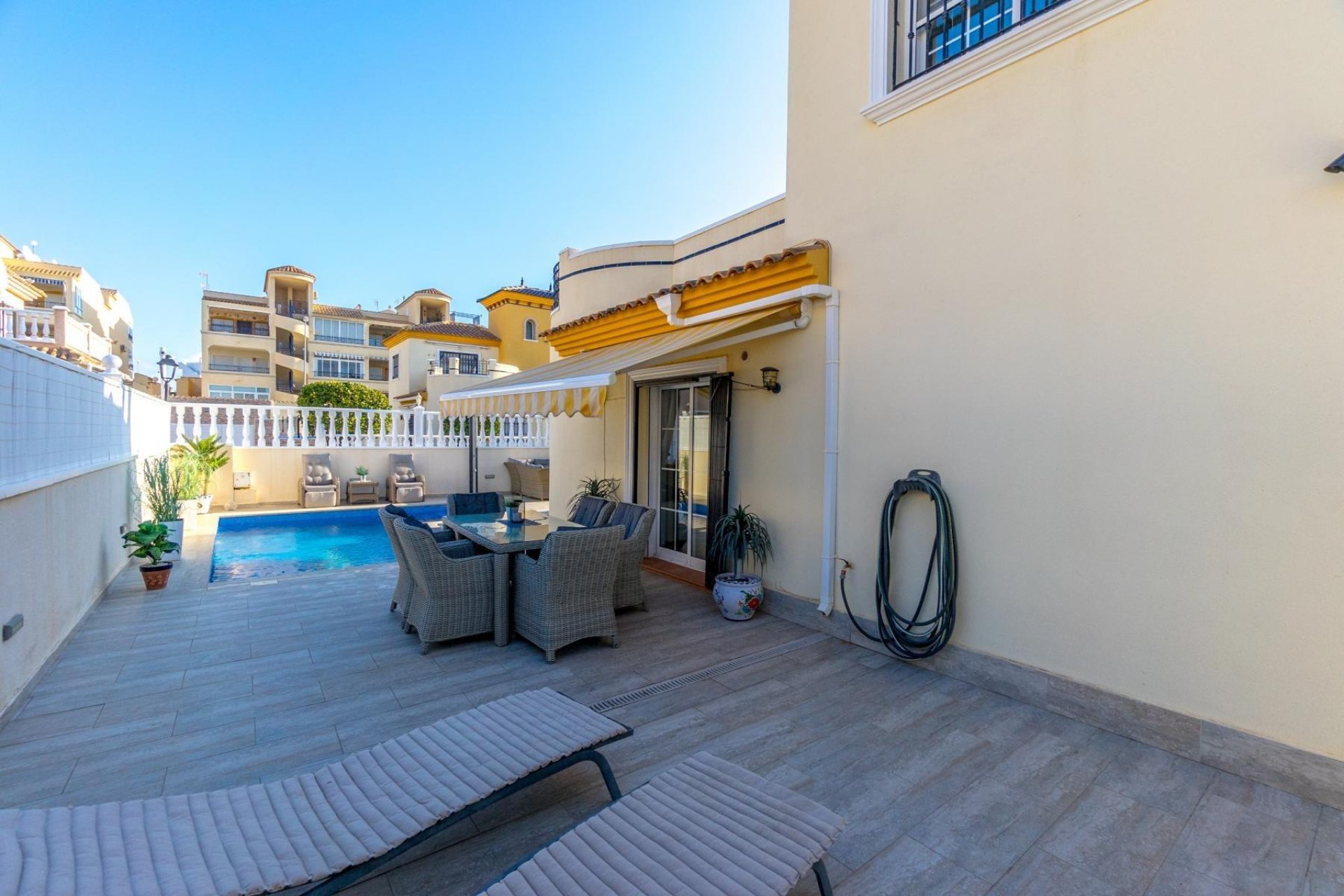 Resale - Villa - Orihuela - Urbanización Perla del Mar