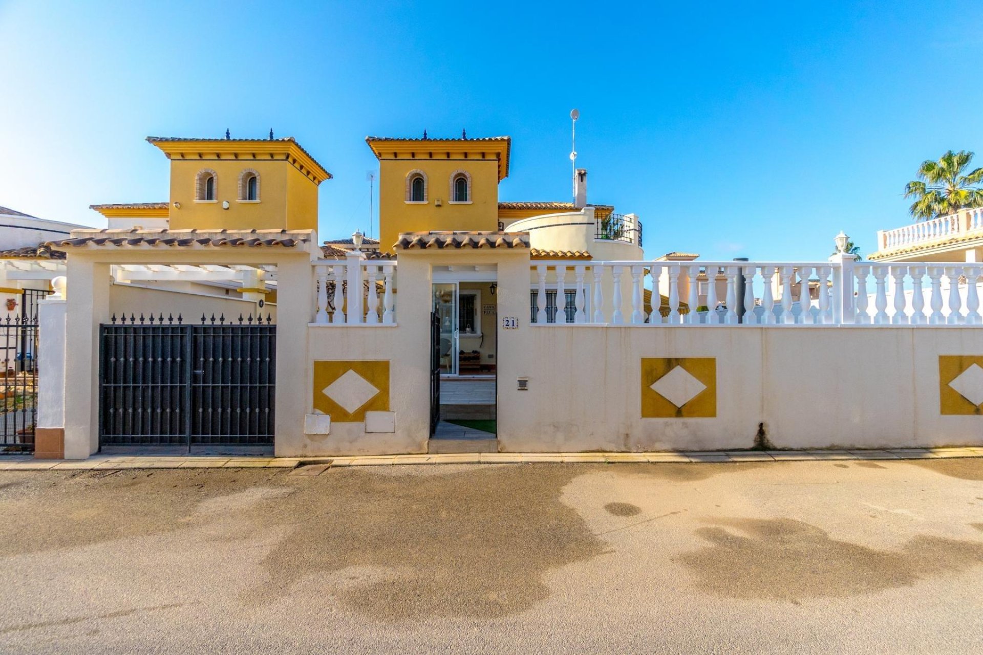 Resale - Villa - Orihuela - Urbanización Perla del Mar