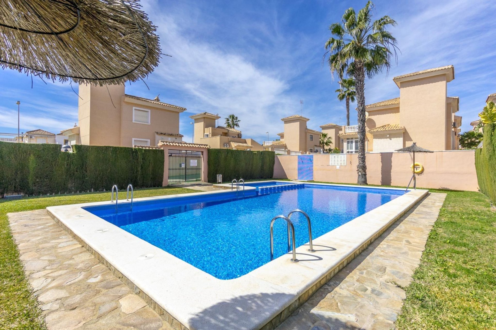 Resale - Villa - Orihuela - Urbanización Perla del Mar