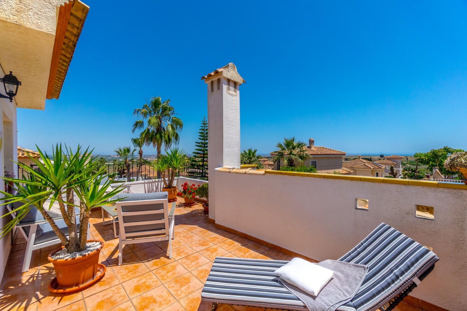 Resale - Villa - San Miguel de Salinas - Ciudad de las comunicaciones