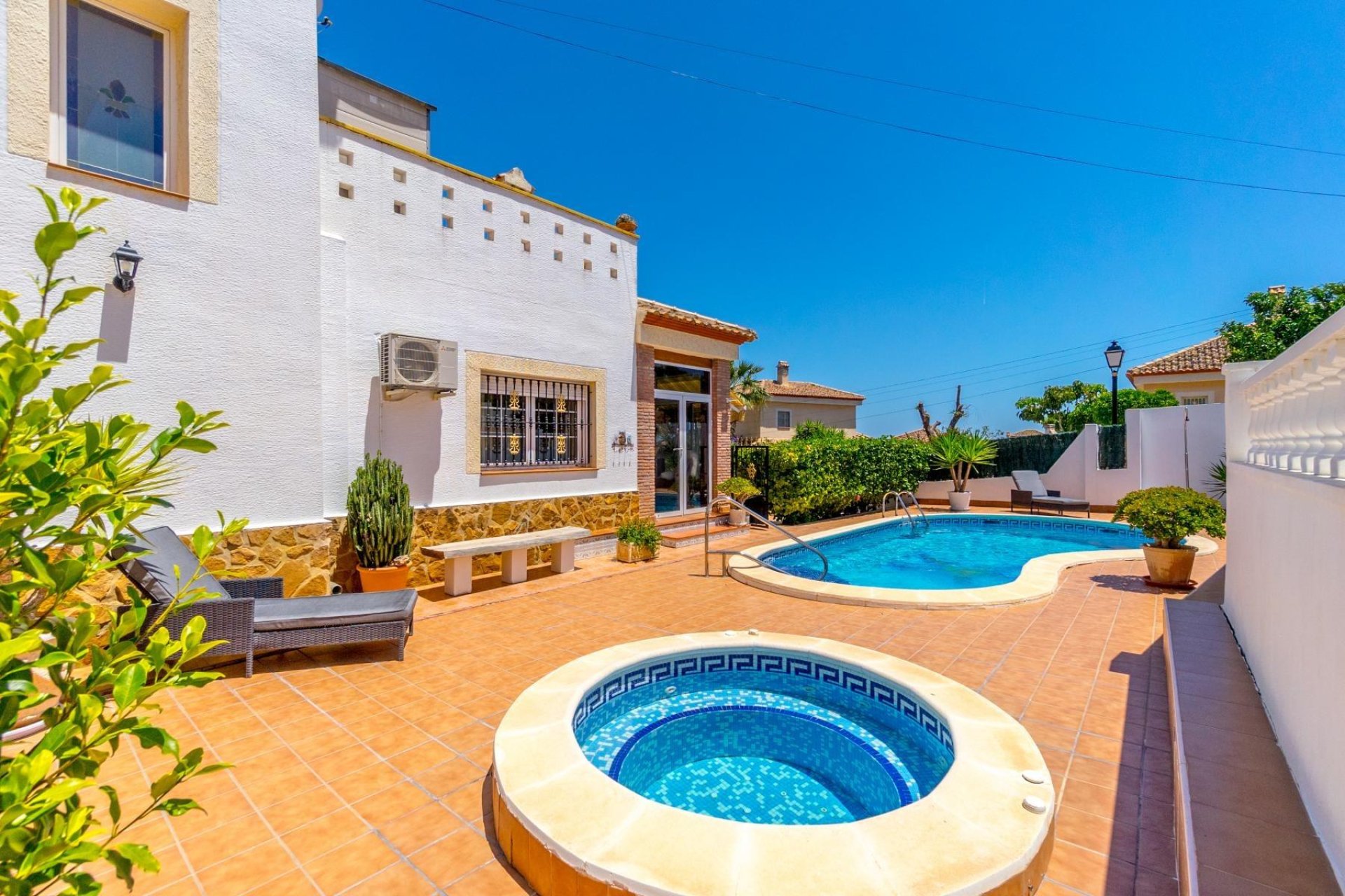 Resale - Villa - San Miguel de Salinas - Ciudad de las comunicaciones