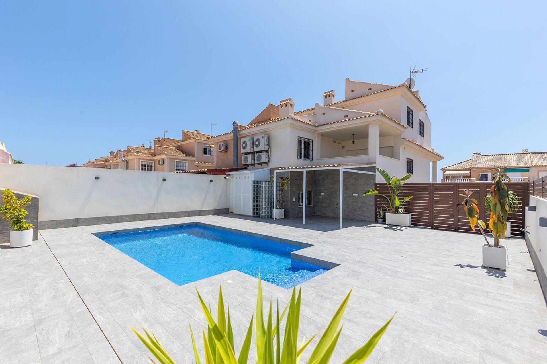 Resale - Villa - Torrevieja - Aguas Nuevas