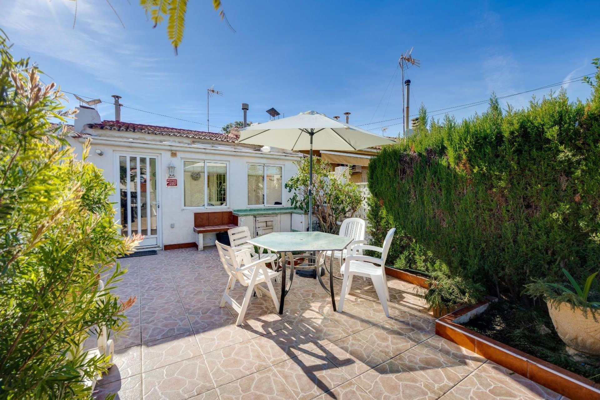 Resale - Villa - Torrevieja - Calas blanca