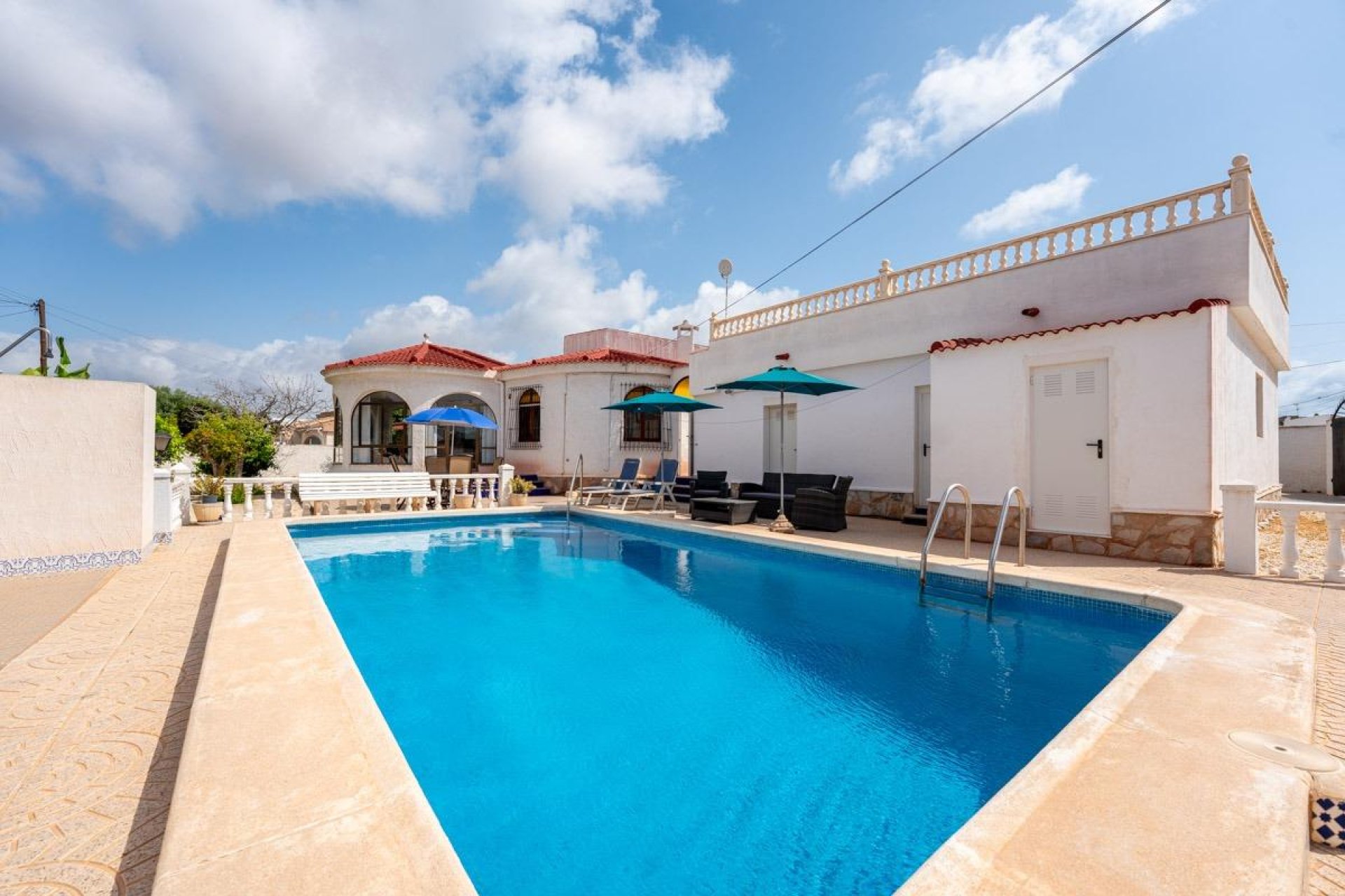 Resale - Villa - Torrevieja - La Siesta - El Salado - Torreta