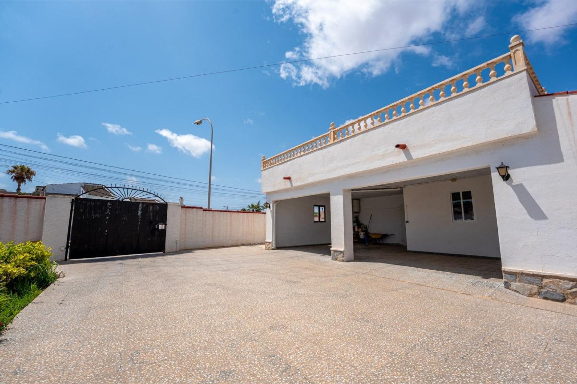 Resale - Villa - Torrevieja - La Siesta - El Salado - Torreta
