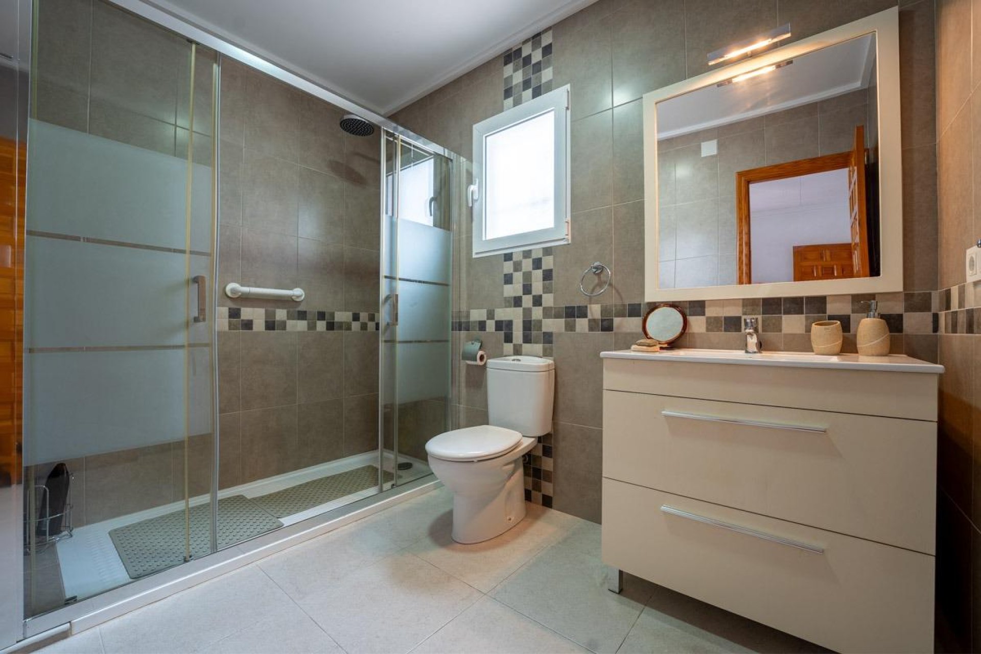 Resale - Villa - Torrevieja - La Siesta - El Salado - Torreta