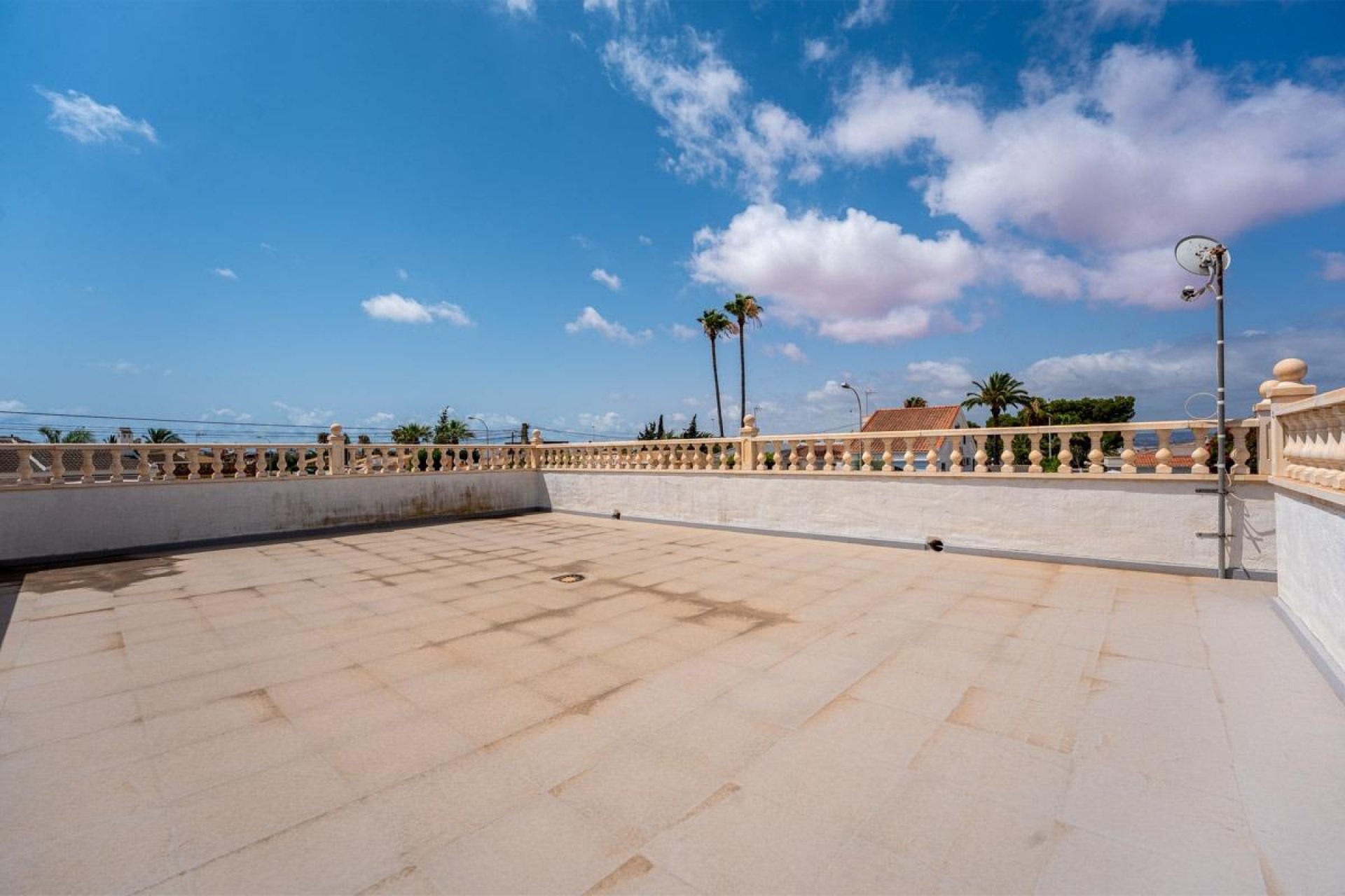 Resale - Villa - Torrevieja - La Siesta - El Salado - Torreta