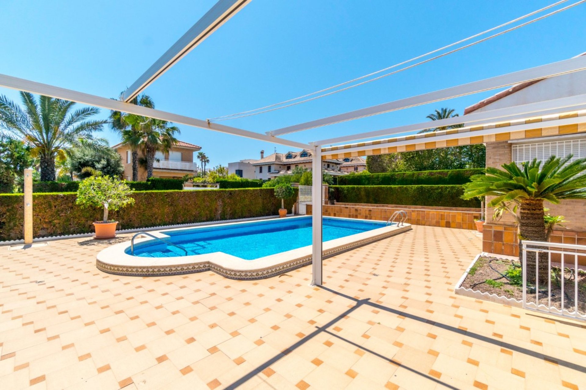 Resale - Villa - Torrevieja - La veleta