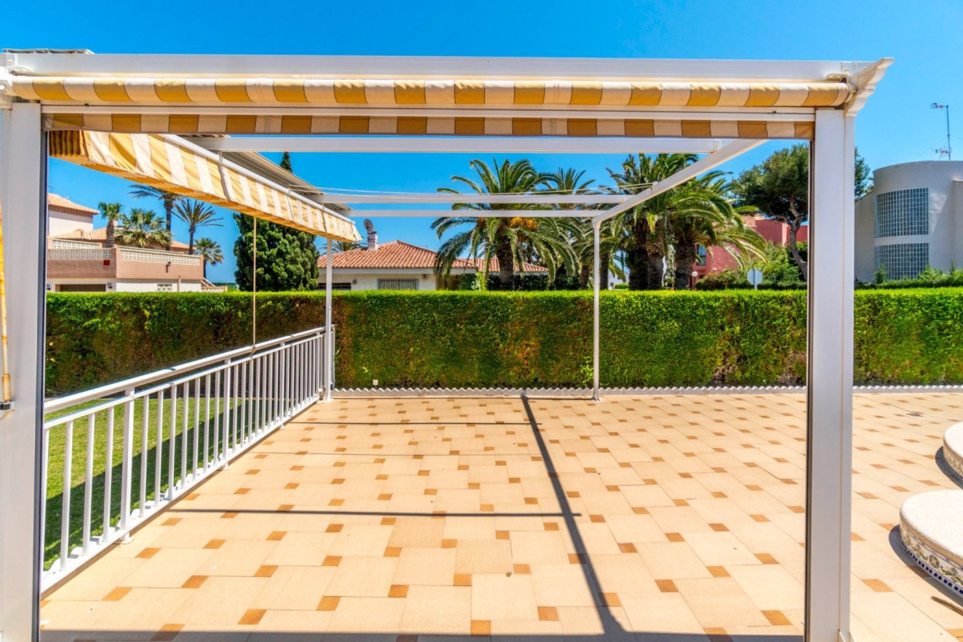 Resale - Villa - Torrevieja - La veleta