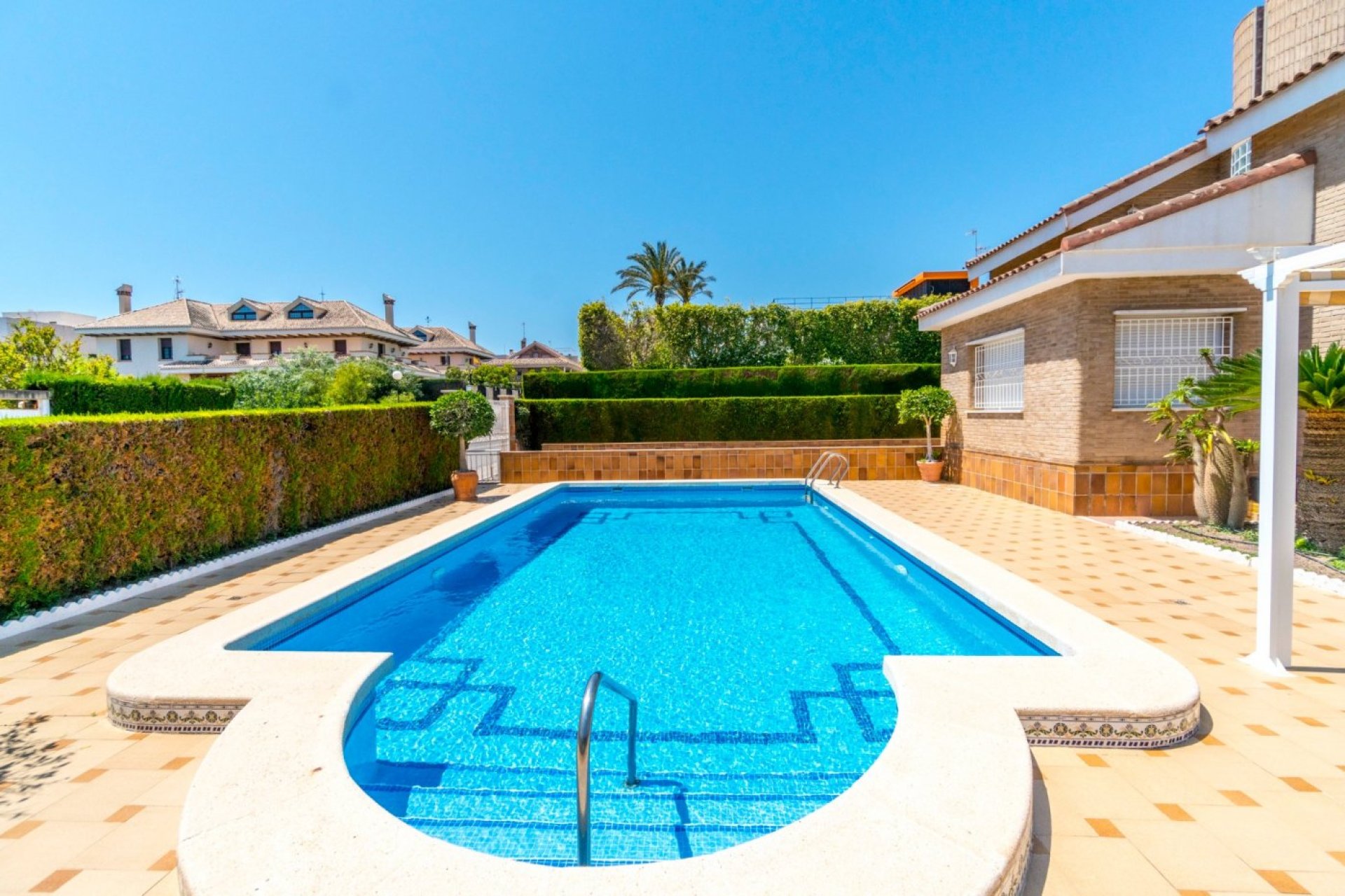 Resale - Villa - Torrevieja - La veleta