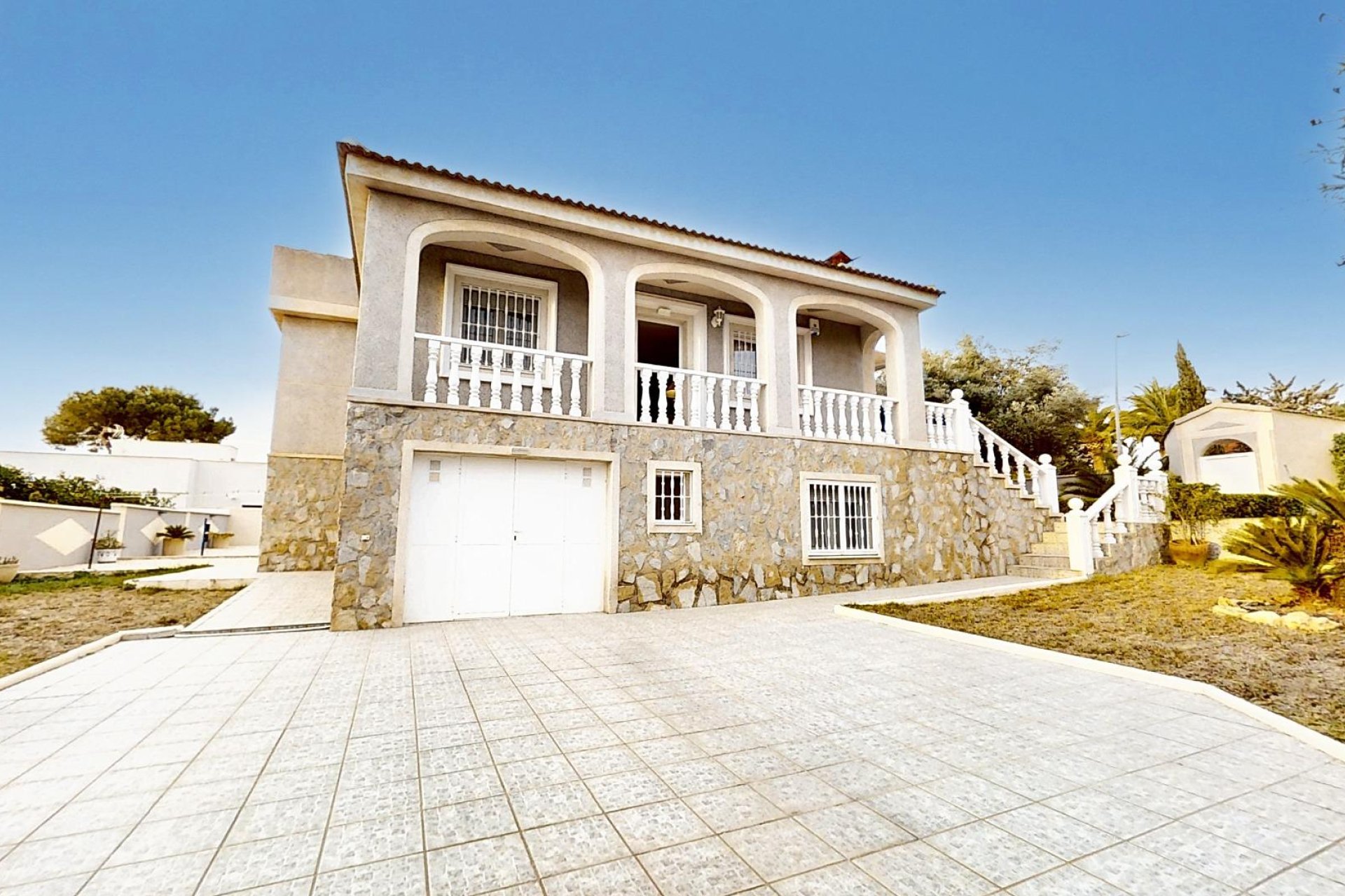 Resale - Villa - Torrevieja - Lago jardin