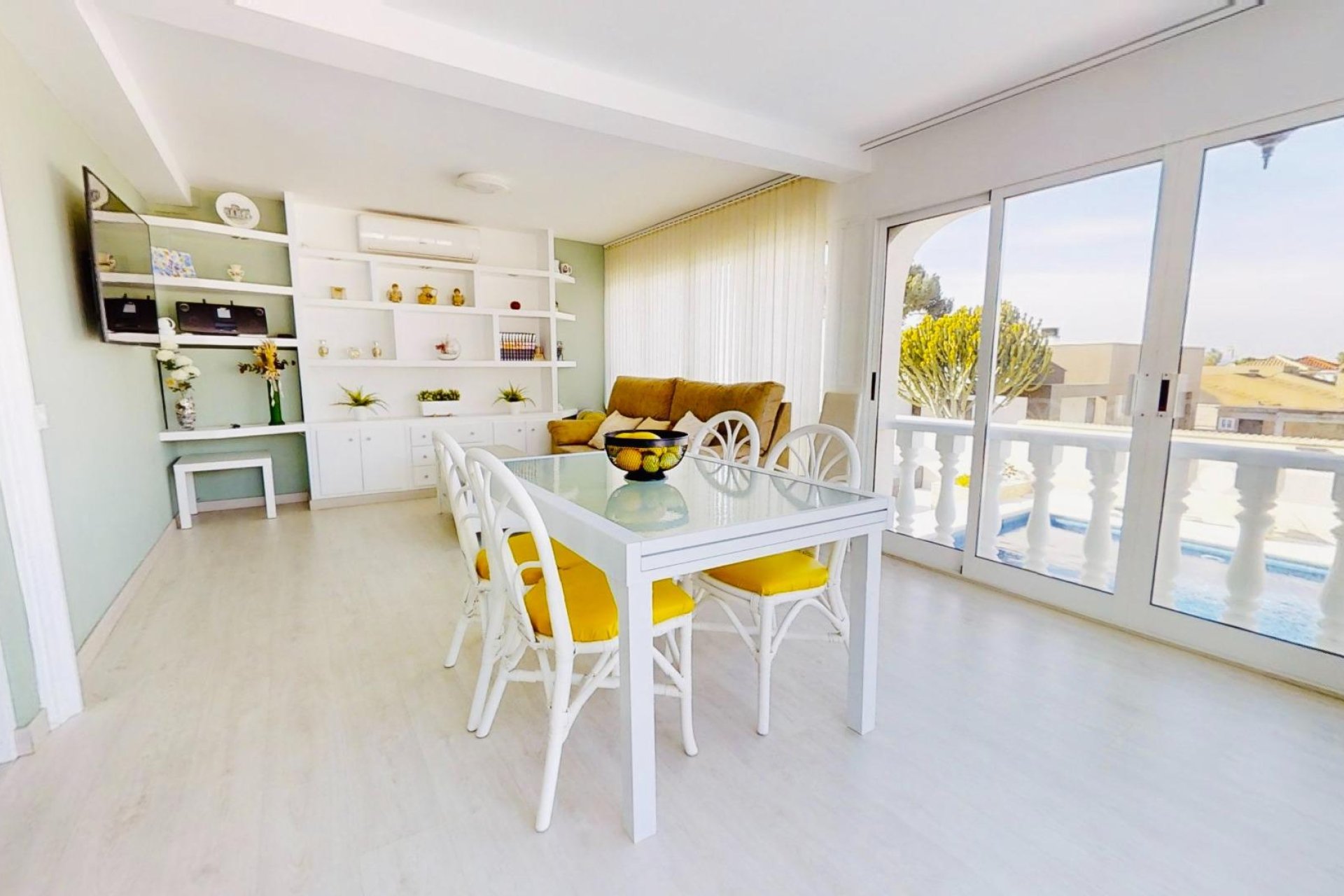 Resale - Villa - Torrevieja - Lago jardin