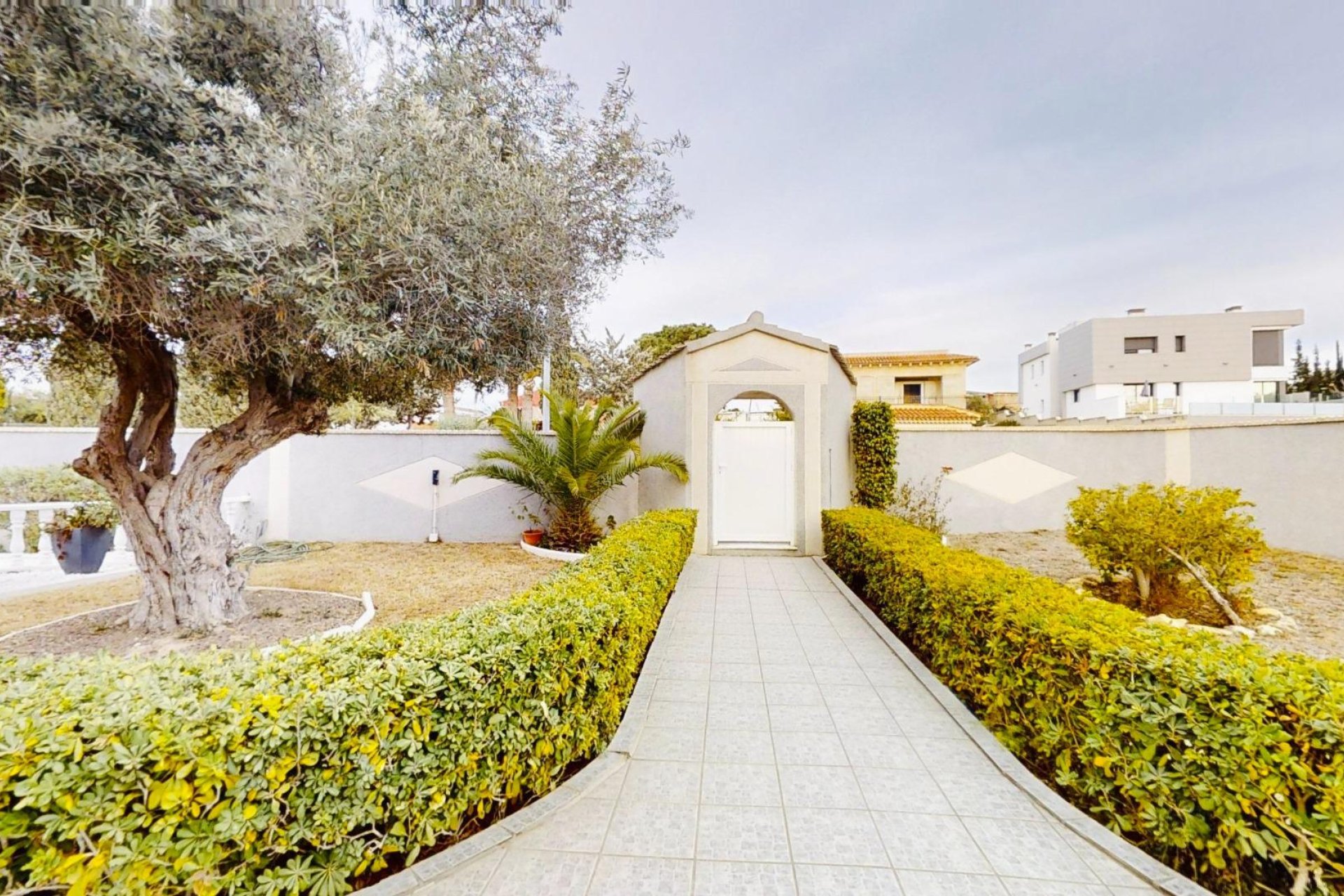 Resale - Villa - Torrevieja - Lago jardin