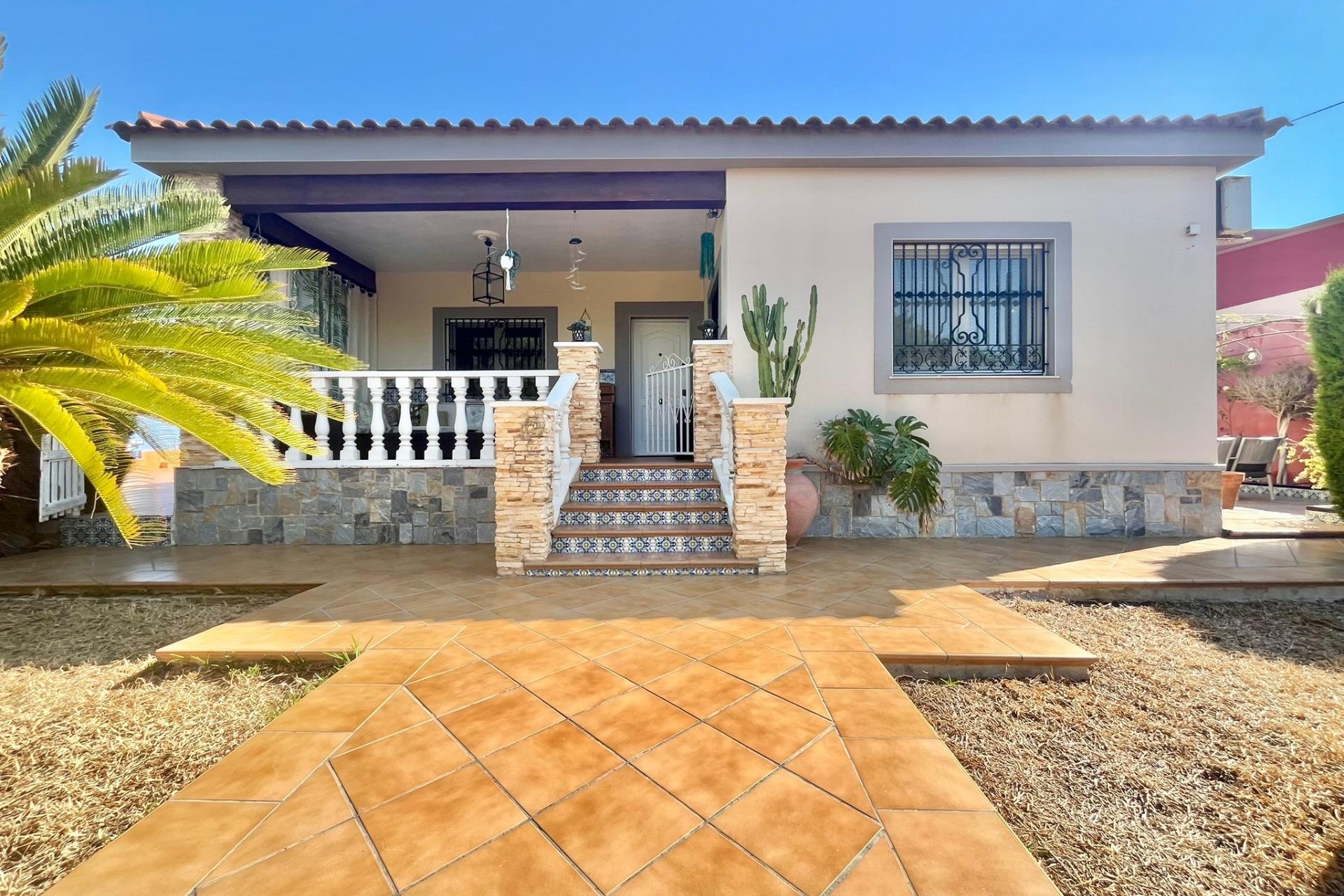 Resale - Villa - Torrevieja - Los Balcones - Los Altos del Edén