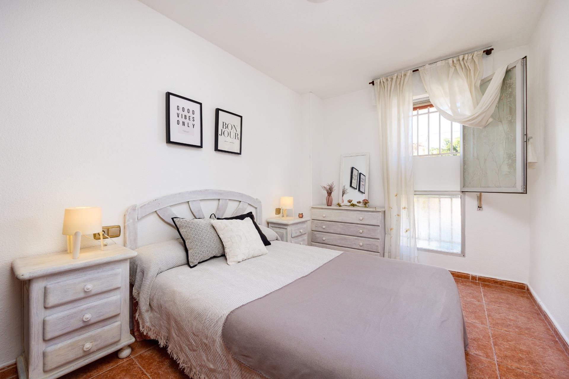 Reventa - Apartamento - Torrevieja - Playa de los Naufragos