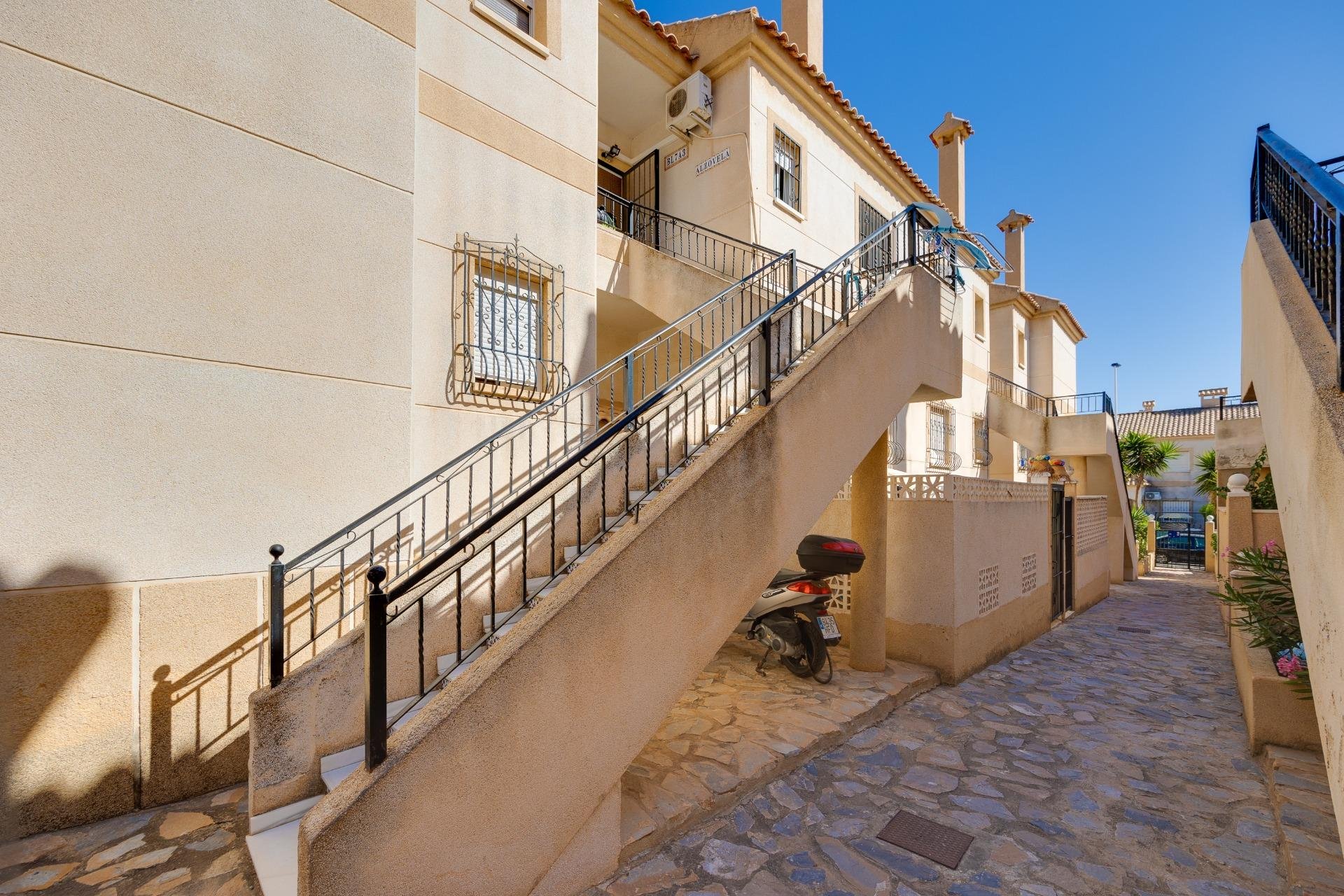 Reventa - Bungalow Planta Alta - Torrevieja - Aguas Nuevas