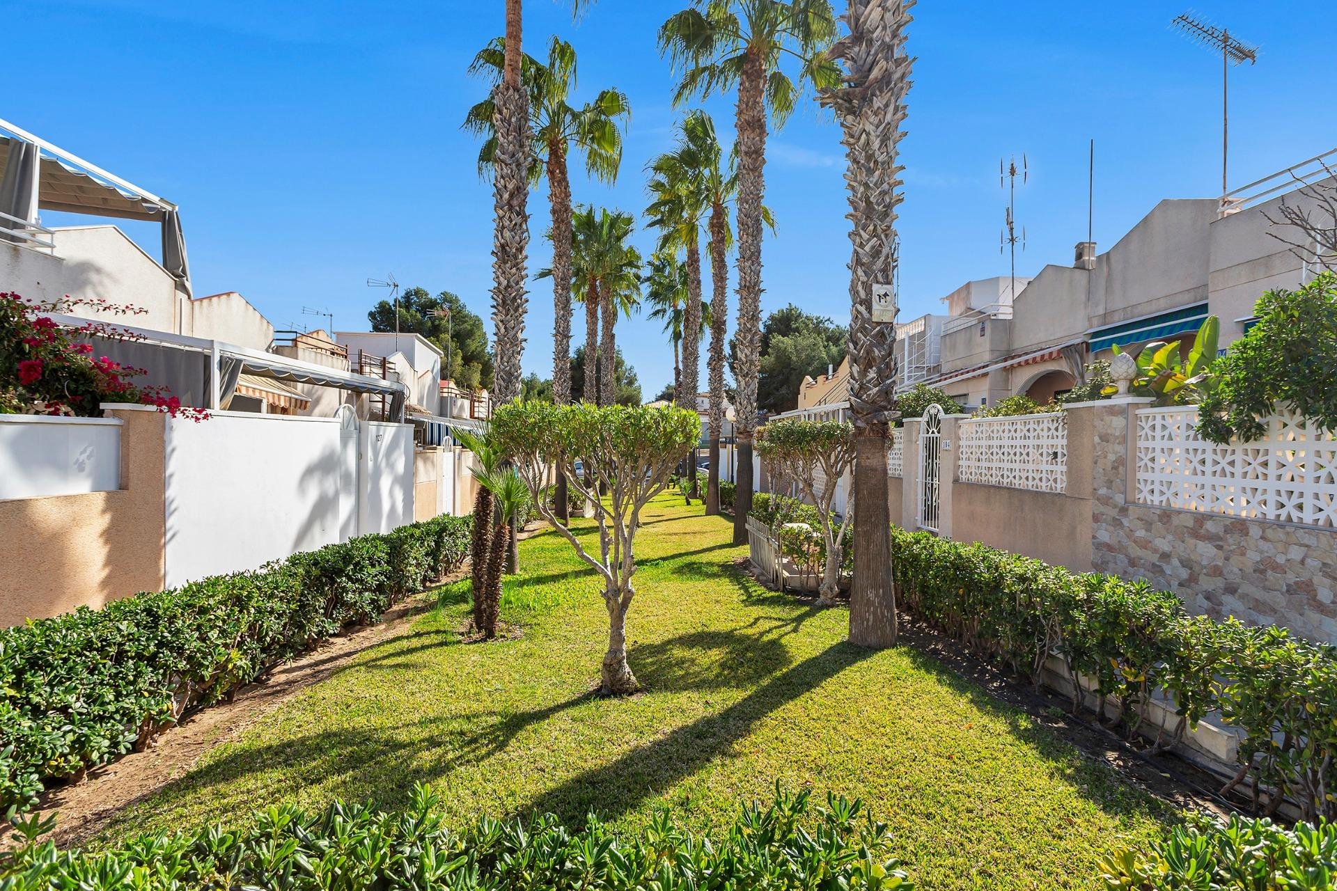 Reventa - Bungalow Planta Baja - Torrevieja - Lago jardin