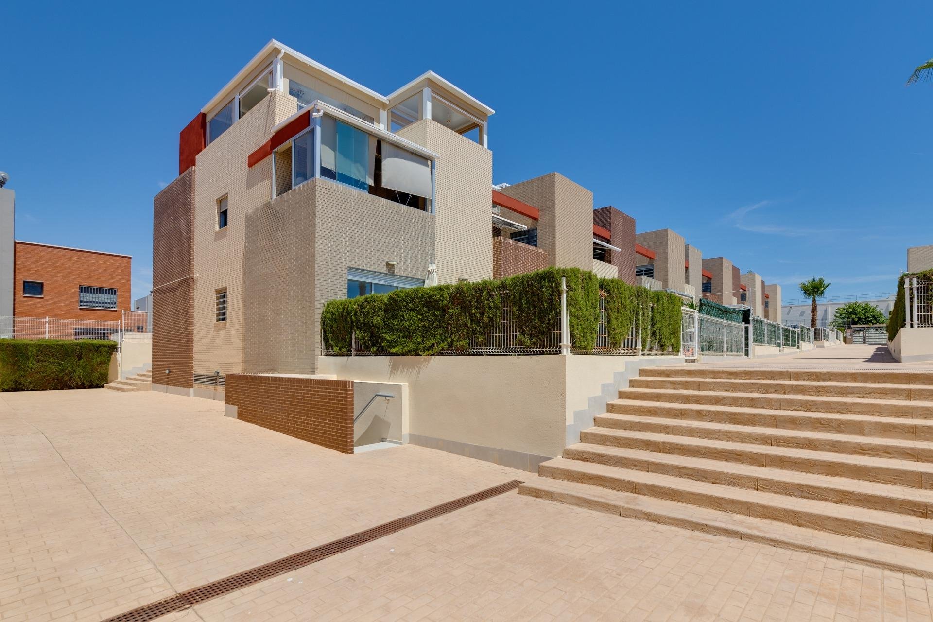 Reventa - Bungalow Planta Baja - Torrevieja - Sector 25