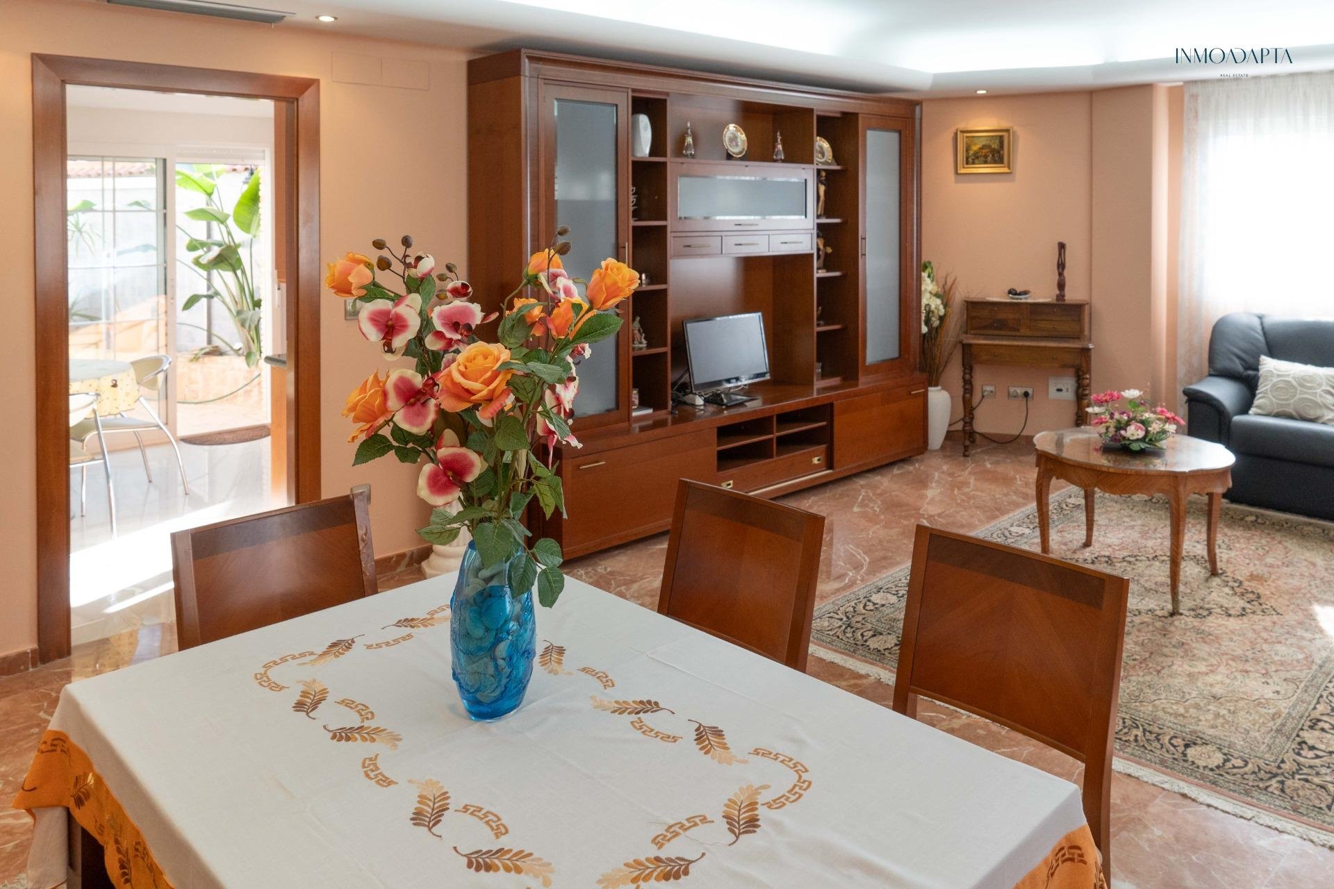 Reventa - Casa - Redován