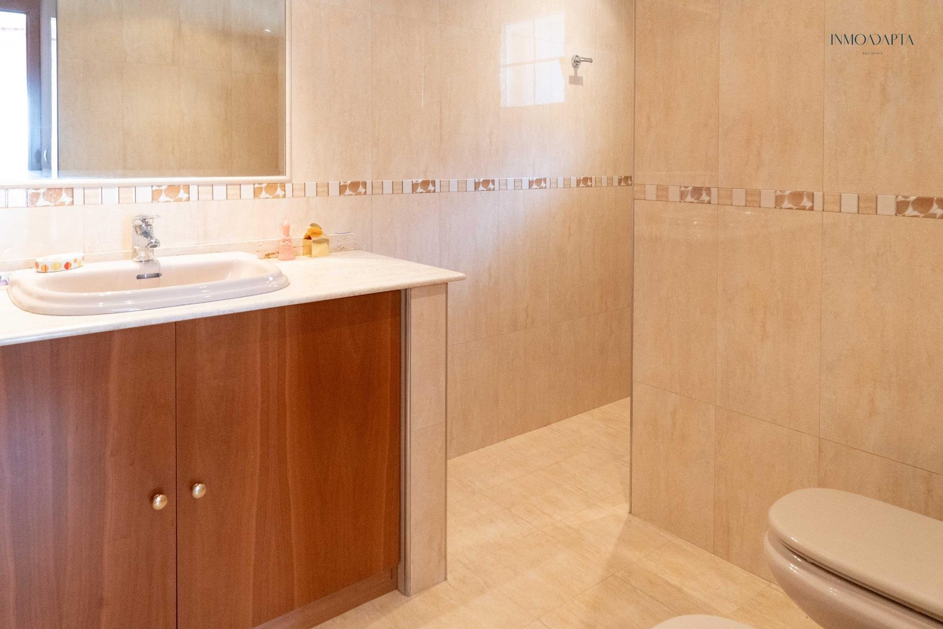 Reventa - Casa - Redován