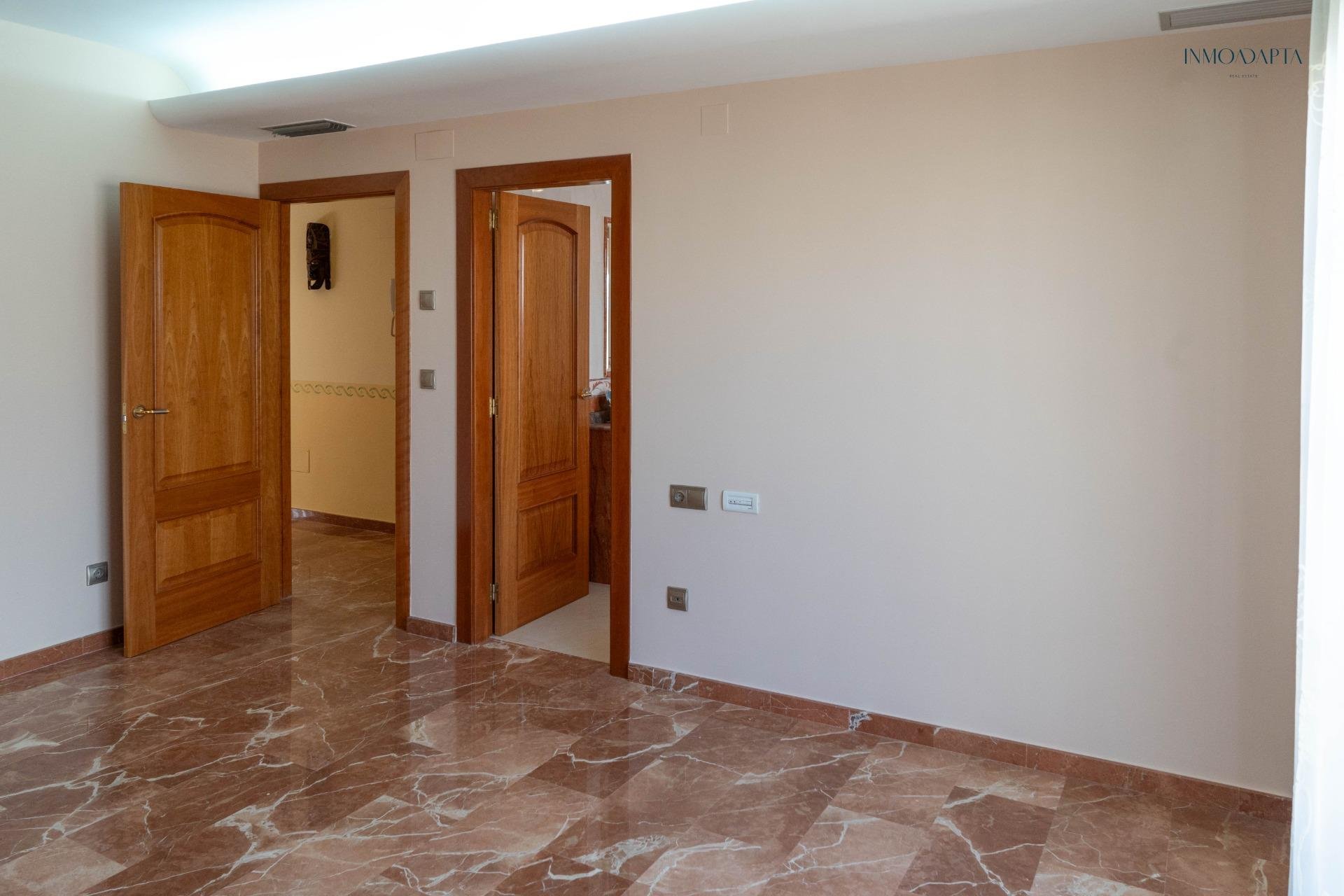 Reventa - Casa - Redován