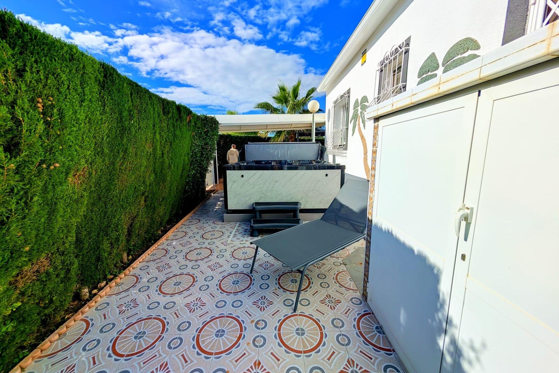 Reventa - Chalet - Orihuela Costa - La Florida