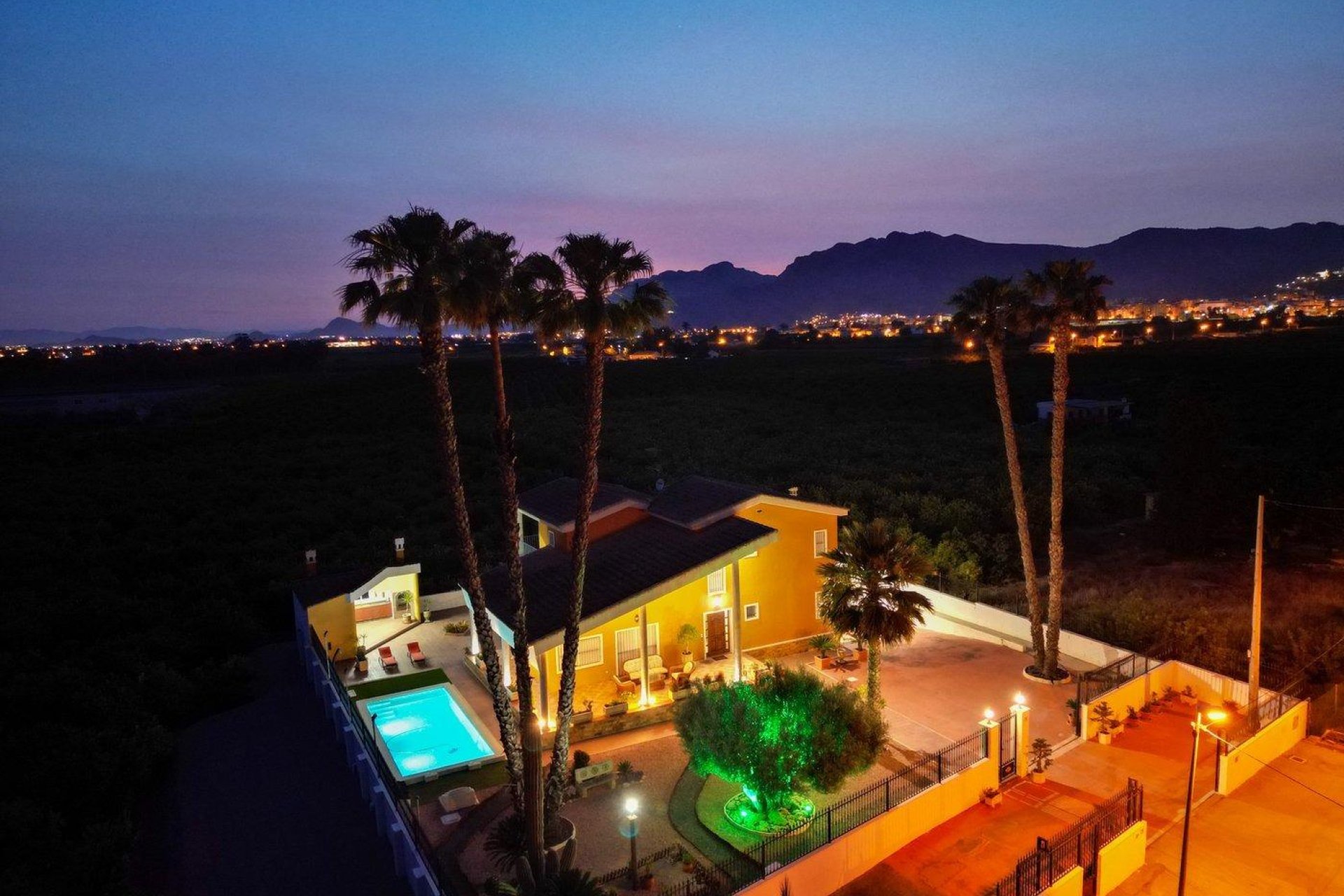 Reventa - Chalet - Orihuela - Orihuela Ciudad