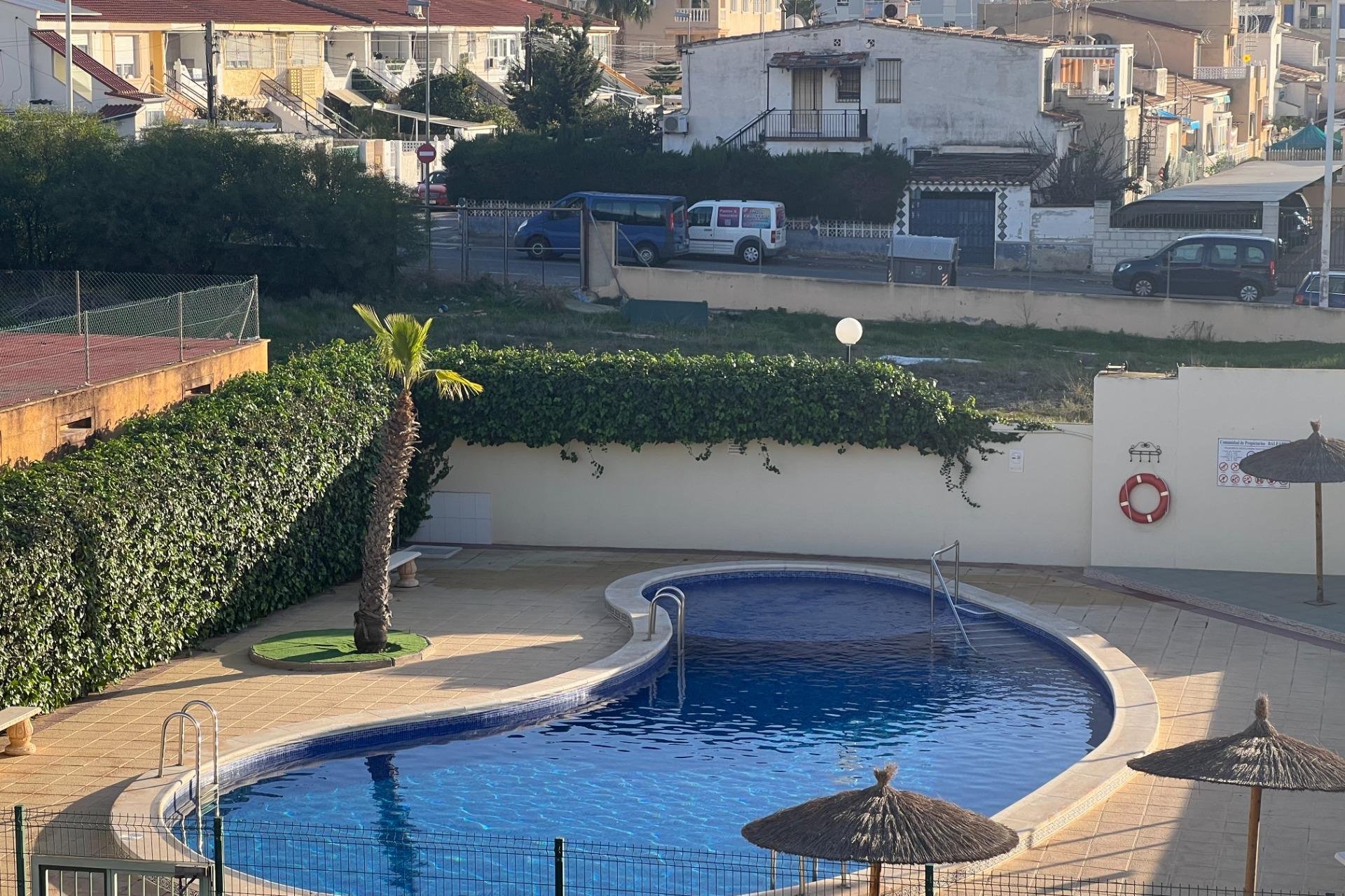 Reventa - Chalet - Torrevieja - Aguas Nuevas