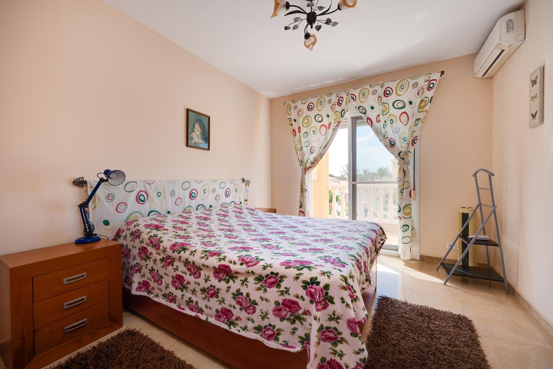 Reventa - Chalet - Torrevieja - Aguas Nuevas