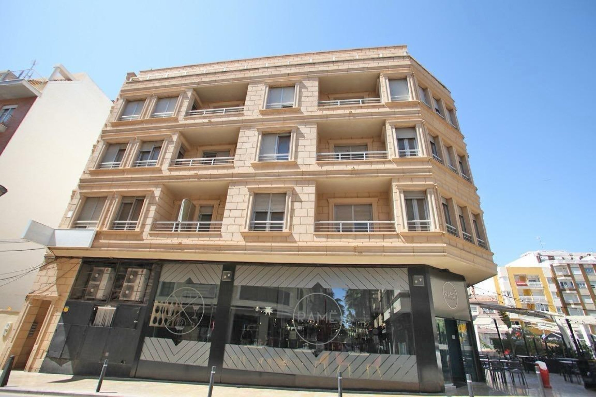 Reventa - Edificio - Torrevieja - Centro
