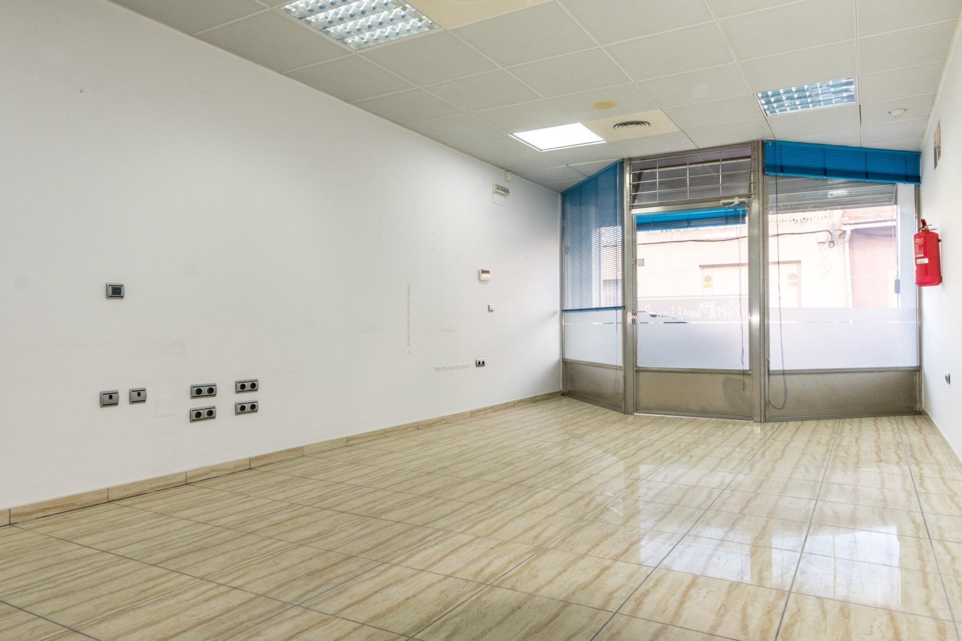 Reventa - Local comercial - Almoradí - Centro urbano 2