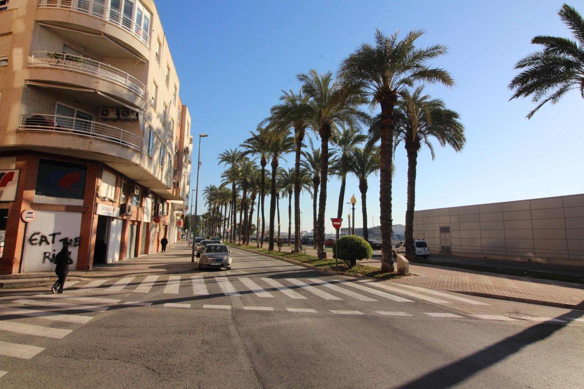 Reventa - Local comercial - Orihuela - Orihuela Ciudad