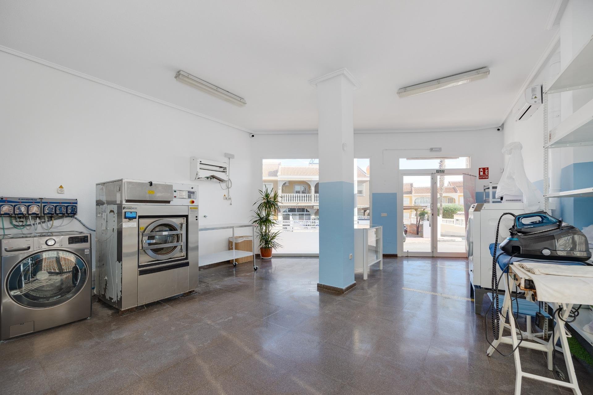 Reventa - Local comercial - Rojales - DOÑA PEPA - CIUDAD QUESADA