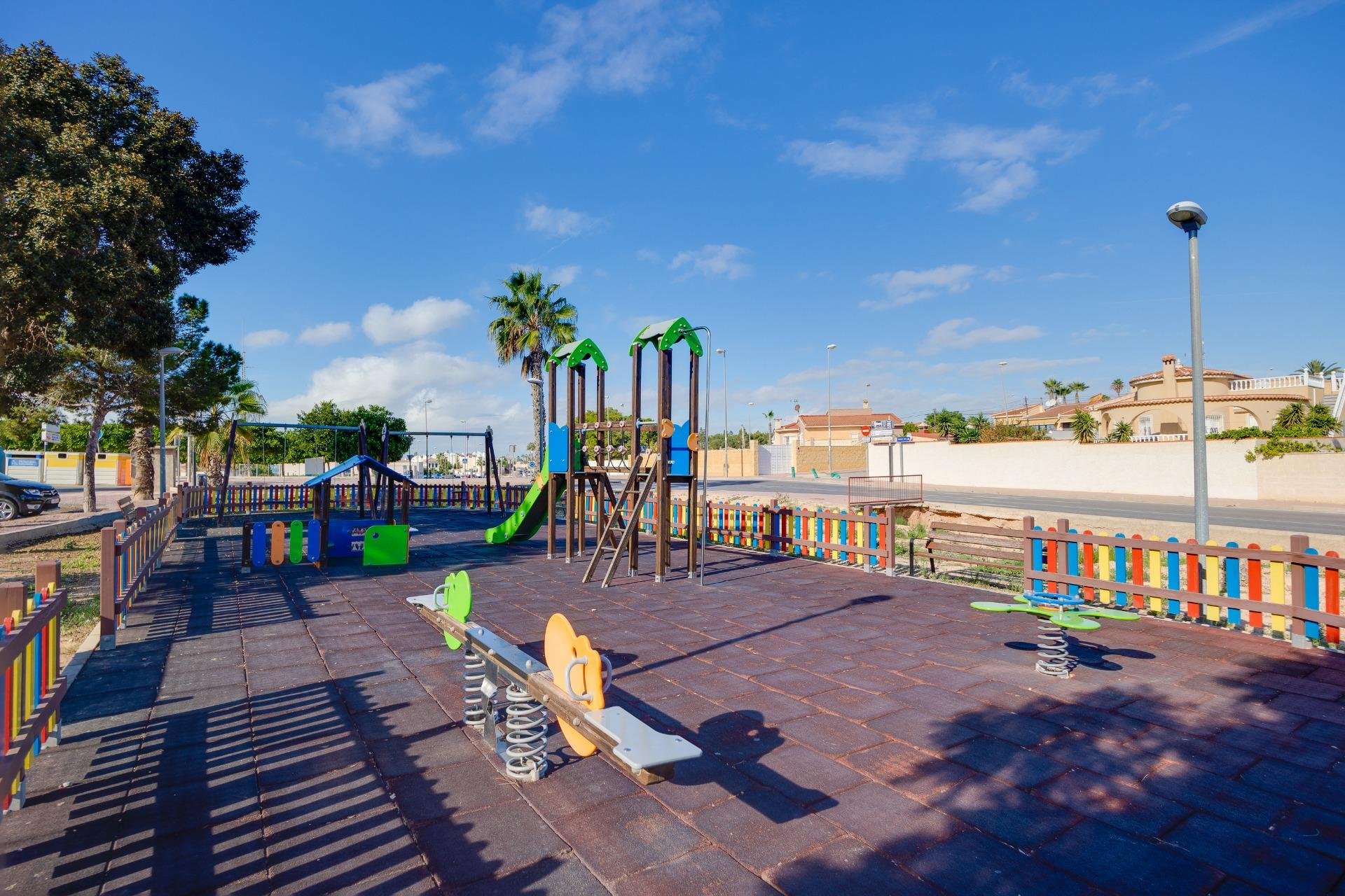 Reventa - Local comercial - Rojales - DOÑA PEPA - CIUDAD QUESADA