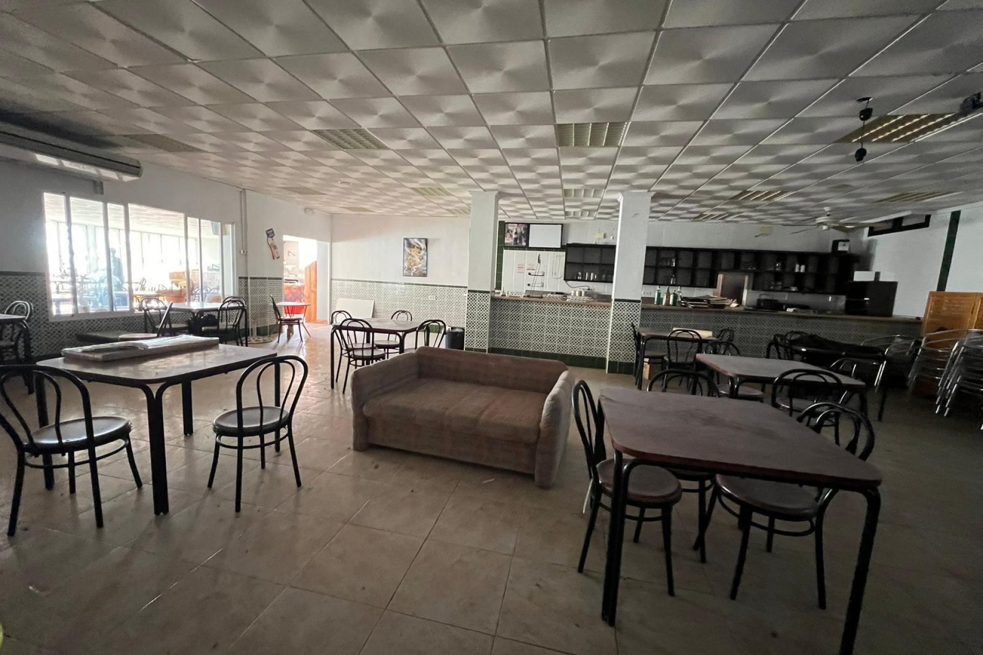 Reventa - Local comercial - Torrevieja - Cabo cervera