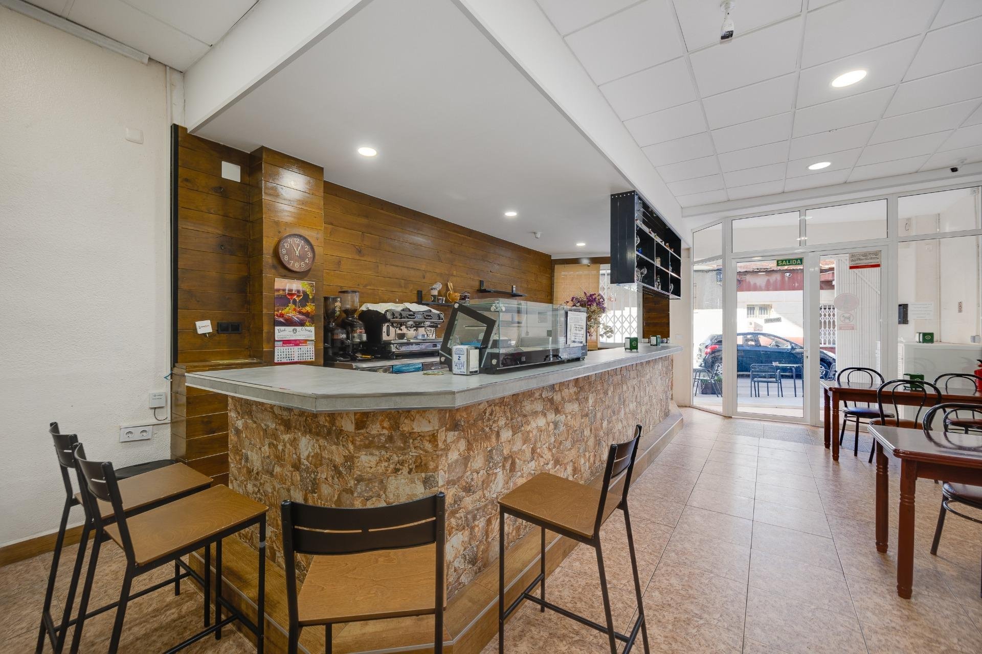 Reventa - Local comercial - Torrevieja - Estacion de autobuses