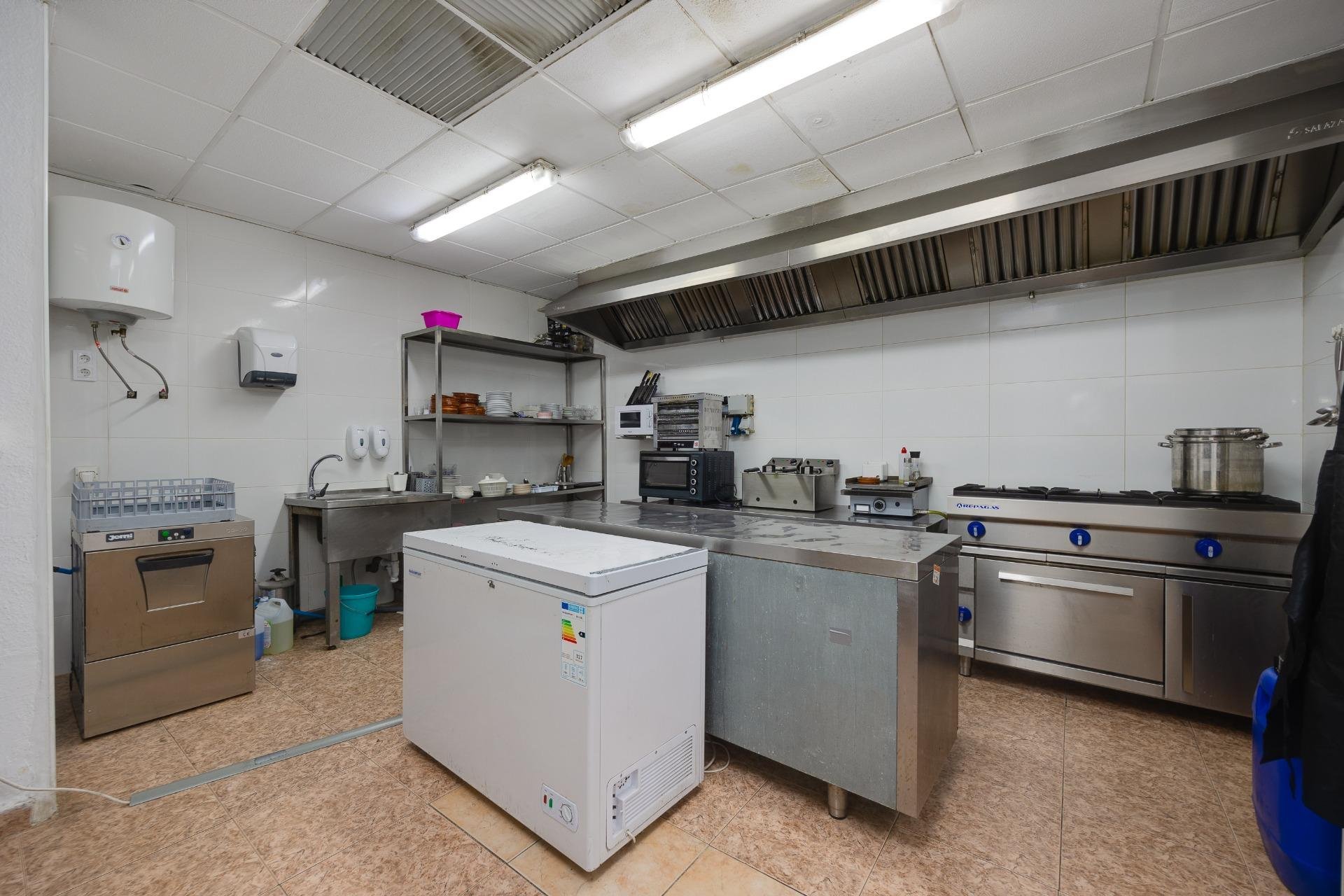 Reventa - Local comercial - Torrevieja - Estacion de autobuses