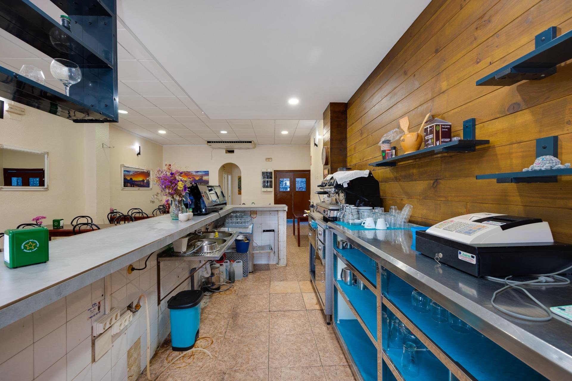 Reventa - Local comercial - Torrevieja - Estacion de autobuses