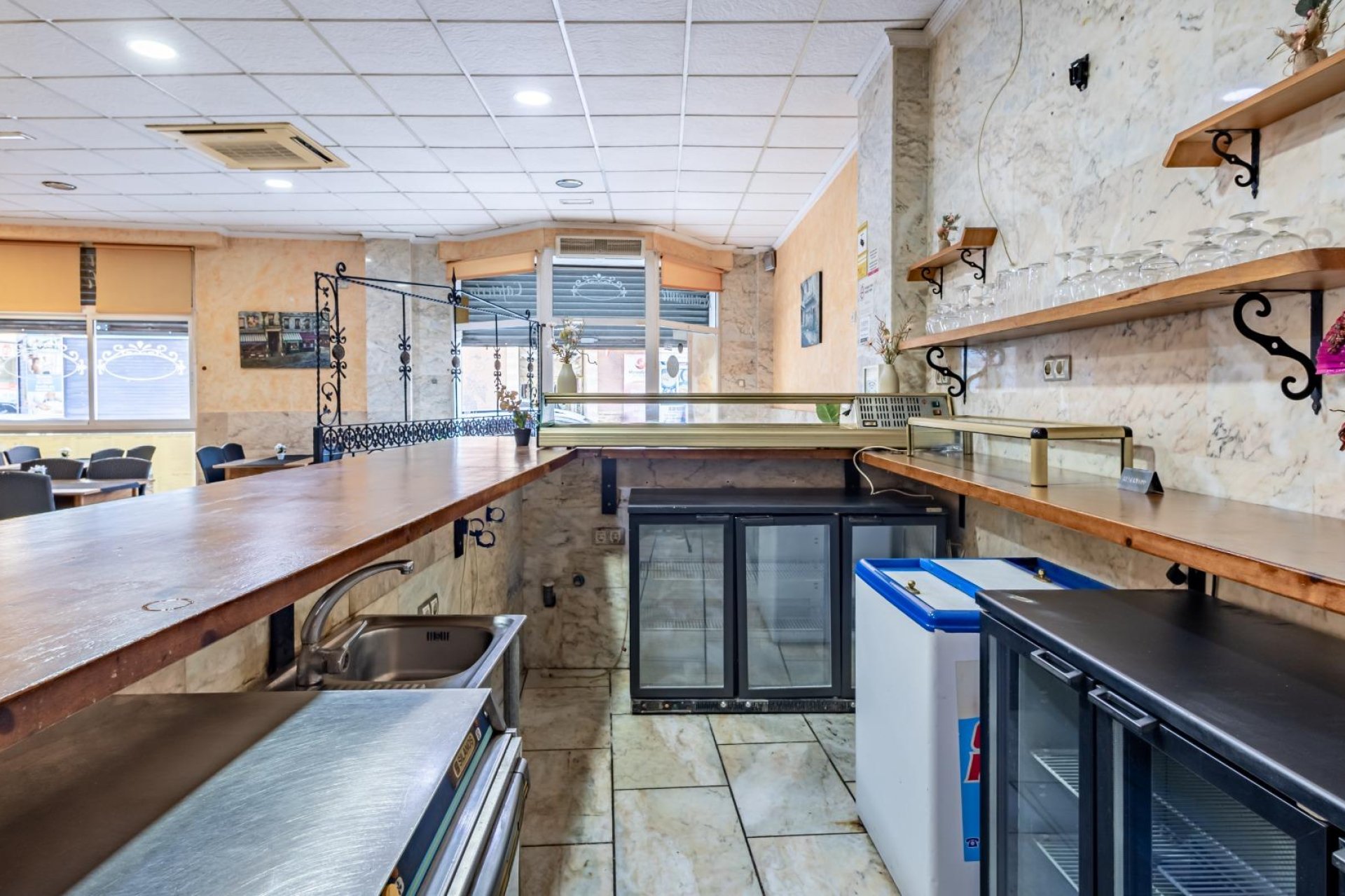 Reventa - Local comercial - Torrevieja - Estacion de autobuses