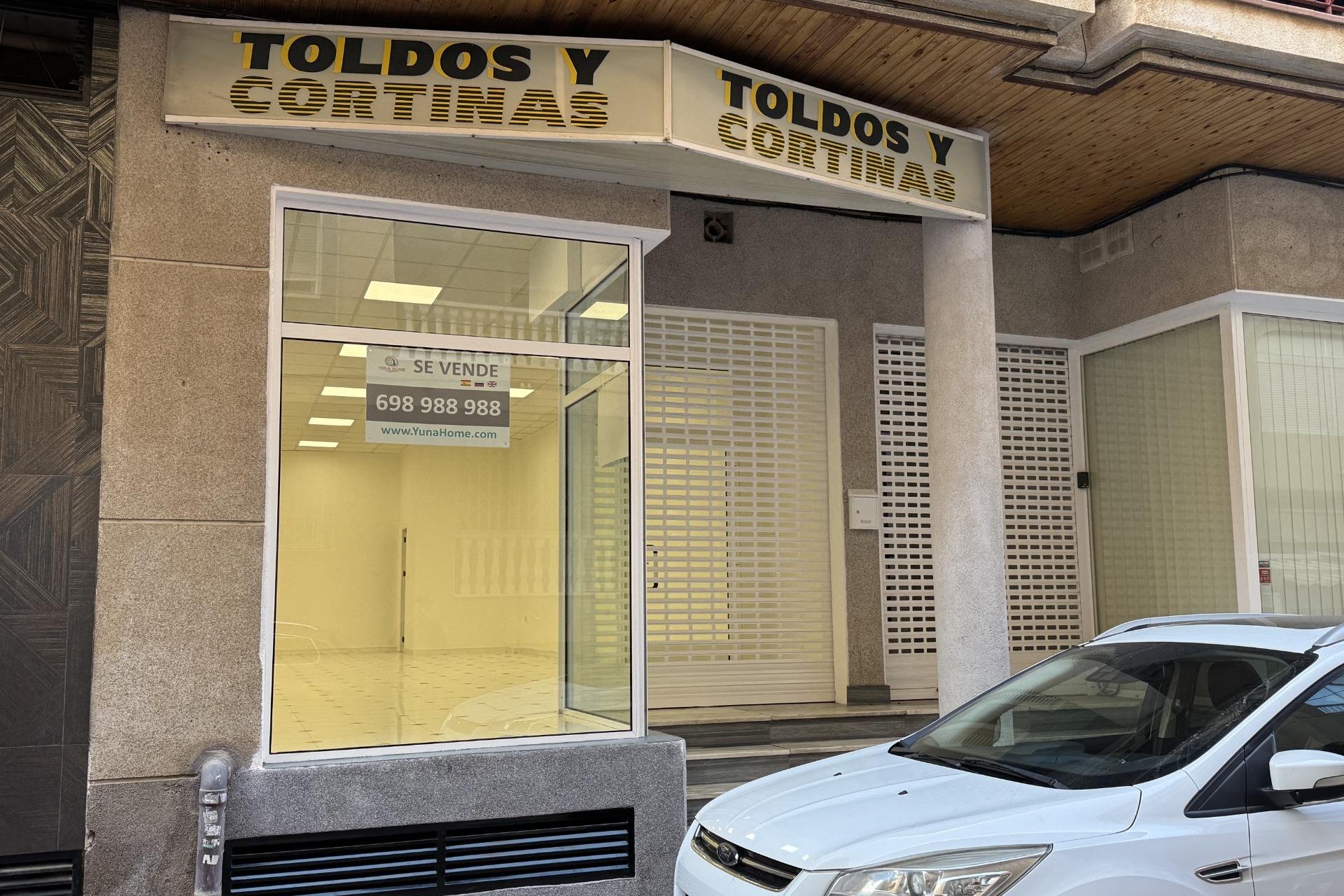 Reventa - Local comercial - Torrevieja - Playa de los Locos