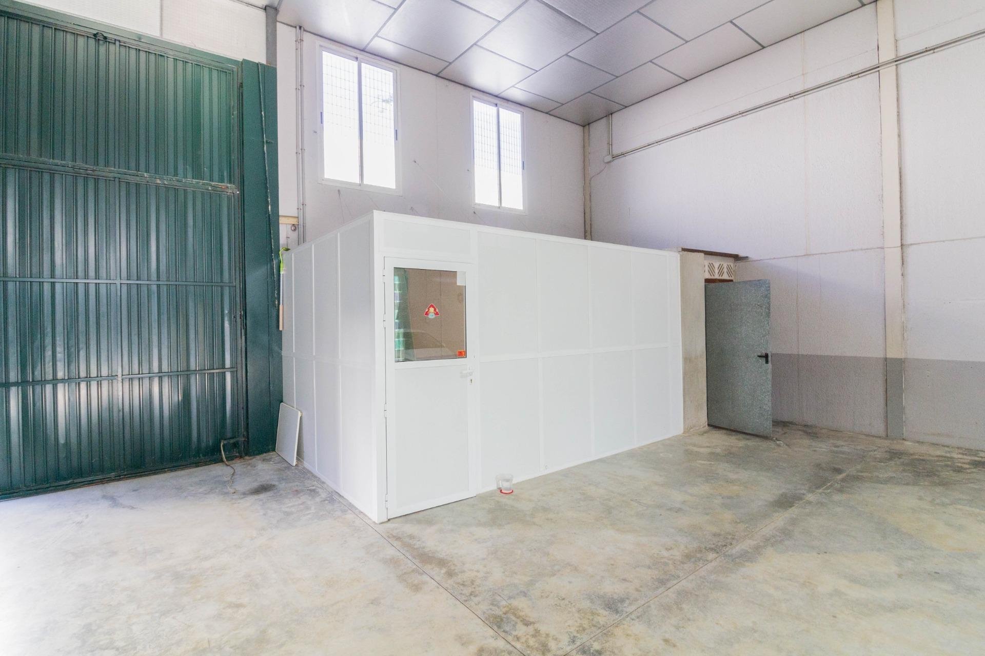 Reventa - Nave industrial - Orihuela - Montepinar-La Aparecida-Raiguero