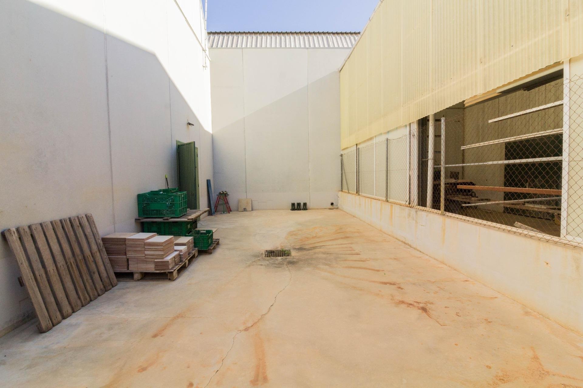 Reventa - Nave industrial - Orihuela - Montepinar-La Aparecida-Raiguero