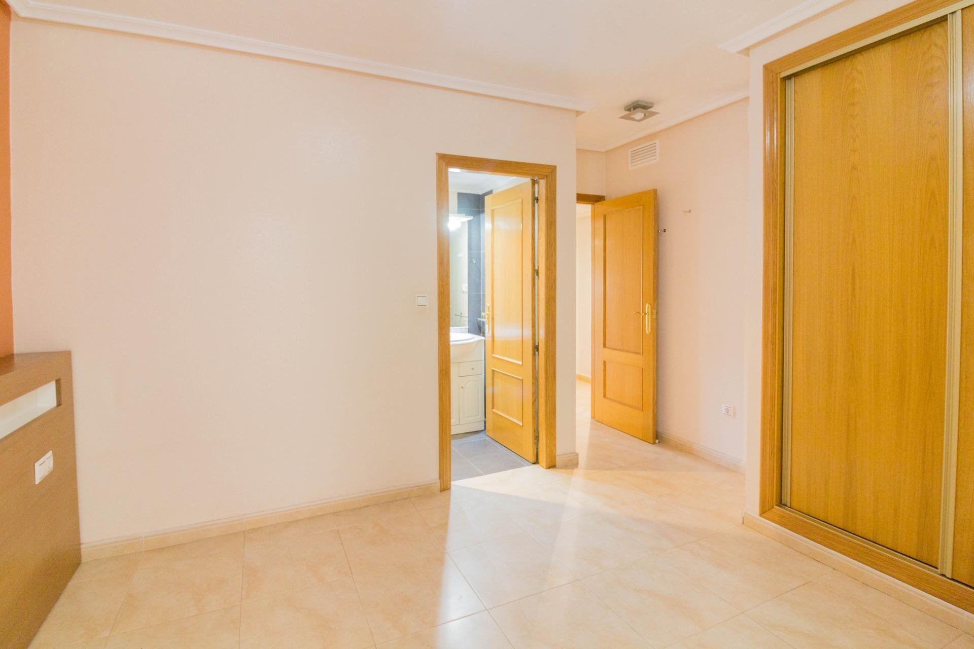 Reventa - Piso - Callosa de Segura - I.E.S. VEGA BAJA