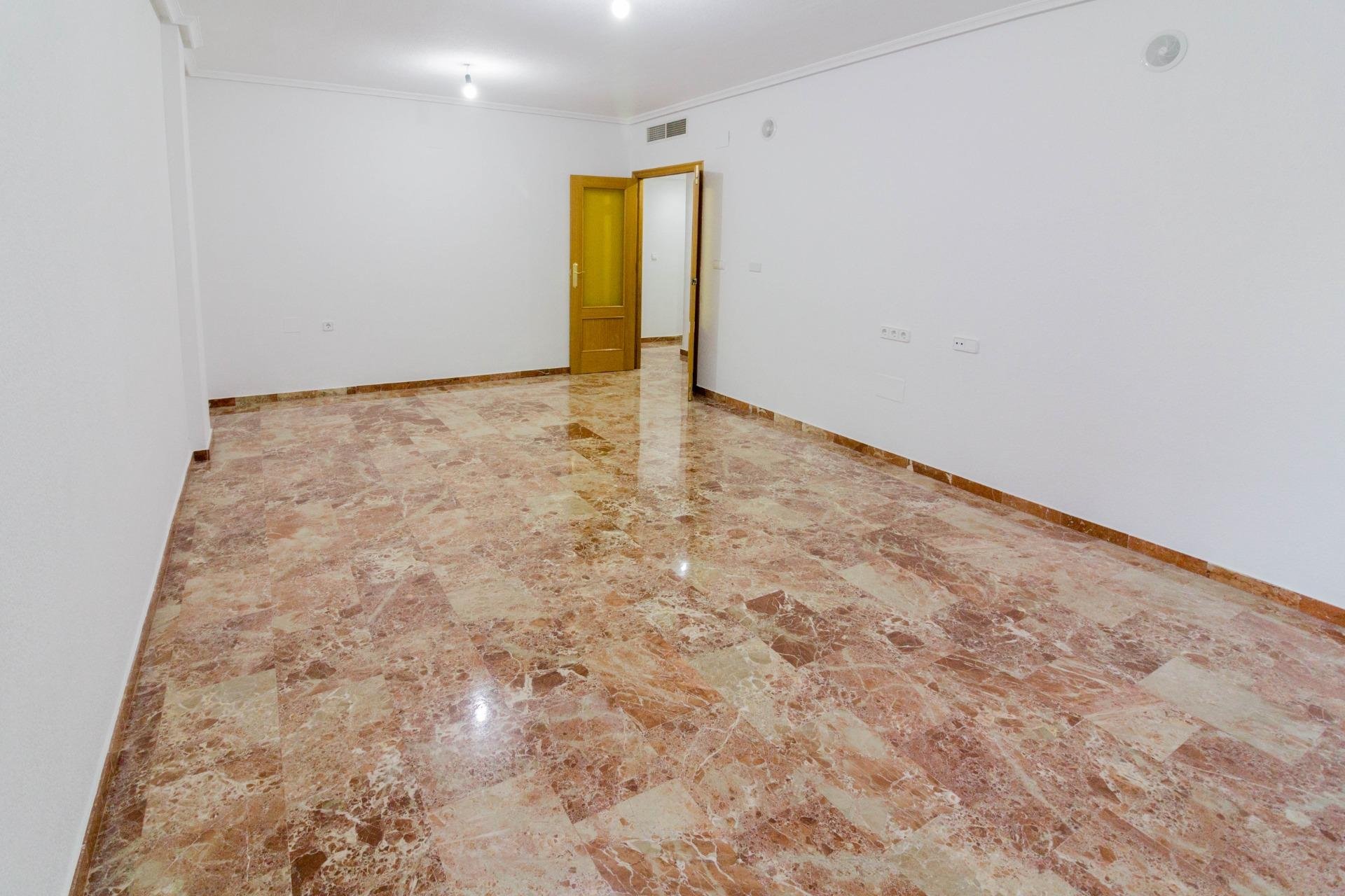 Reventa - Piso - Orihuela - Barrio de la Ocarasa