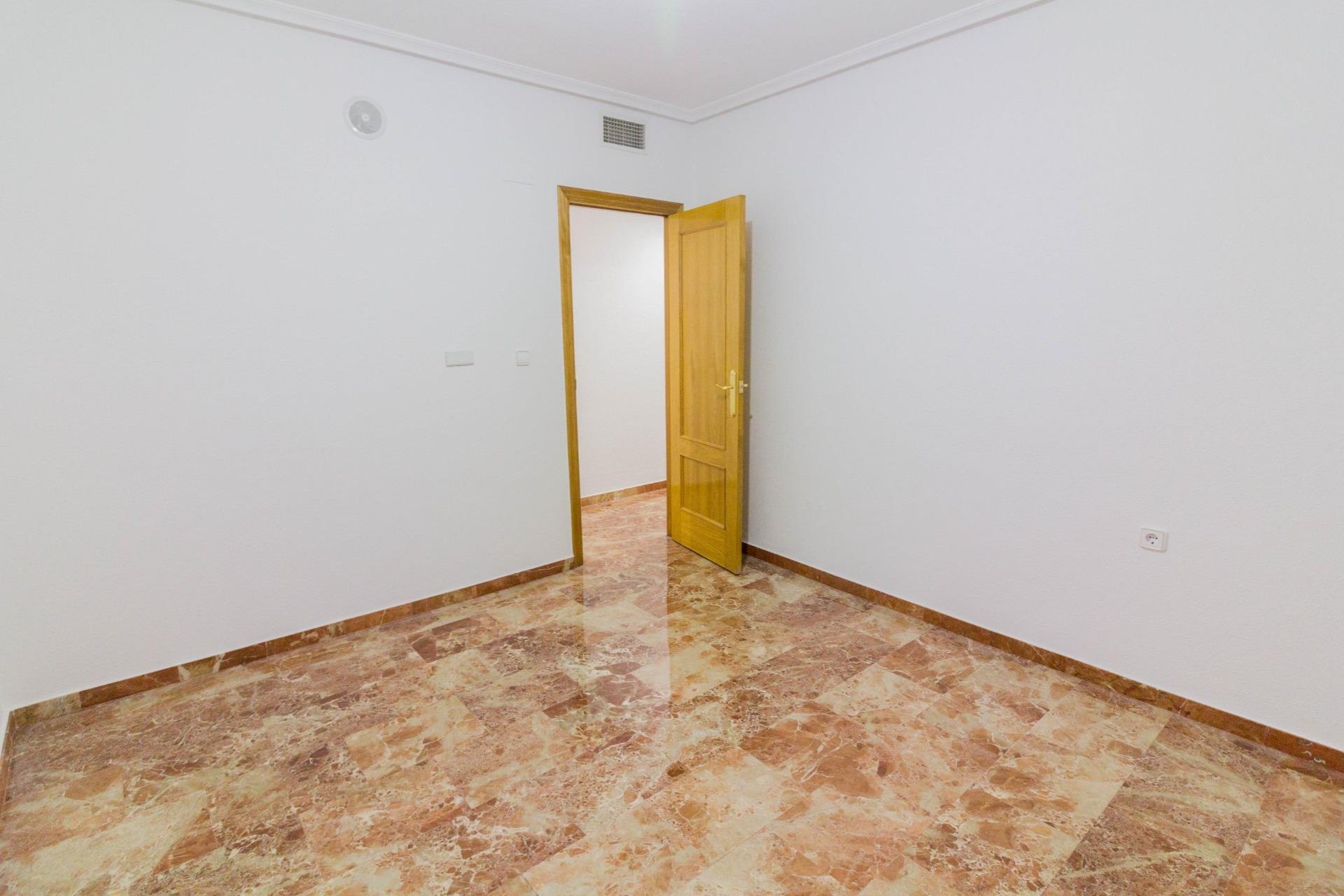 Reventa - Piso - Orihuela - Barrio de la Ocarasa